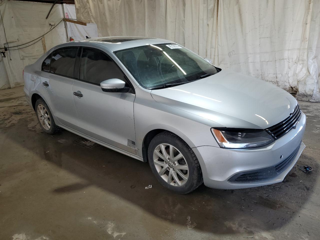 Photo 3 VIN: 3VWB17AJXEM434448 - VOLKSWAGEN JETTA 