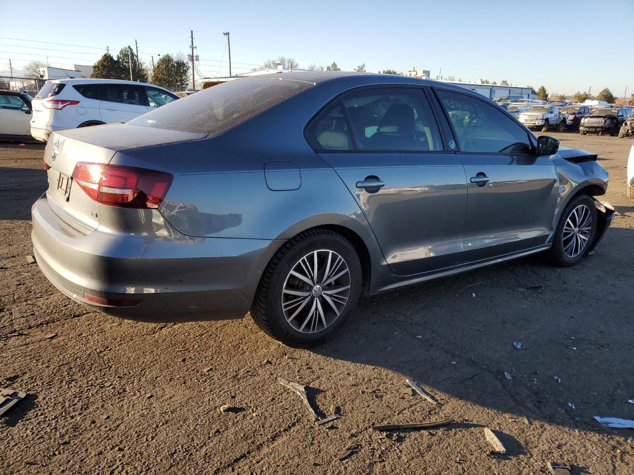 Photo 2 VIN: 3VWB67AJXJM212231 - VOLKSWAGEN JETTA 