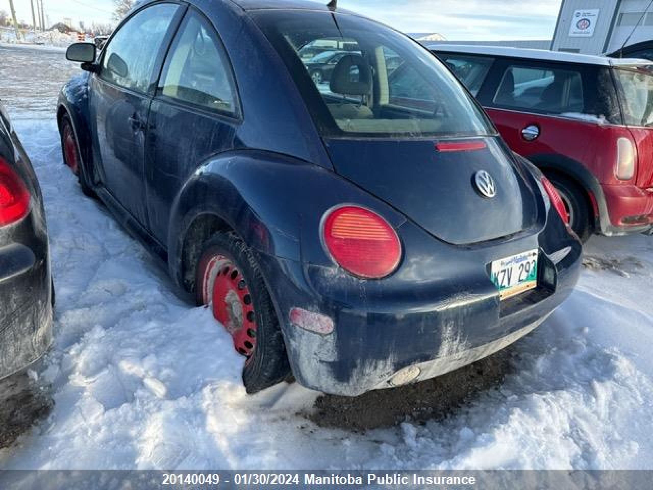 Photo 2 VIN: 3VWBA21C0YM459268 - VOLKSWAGEN BEETLE 