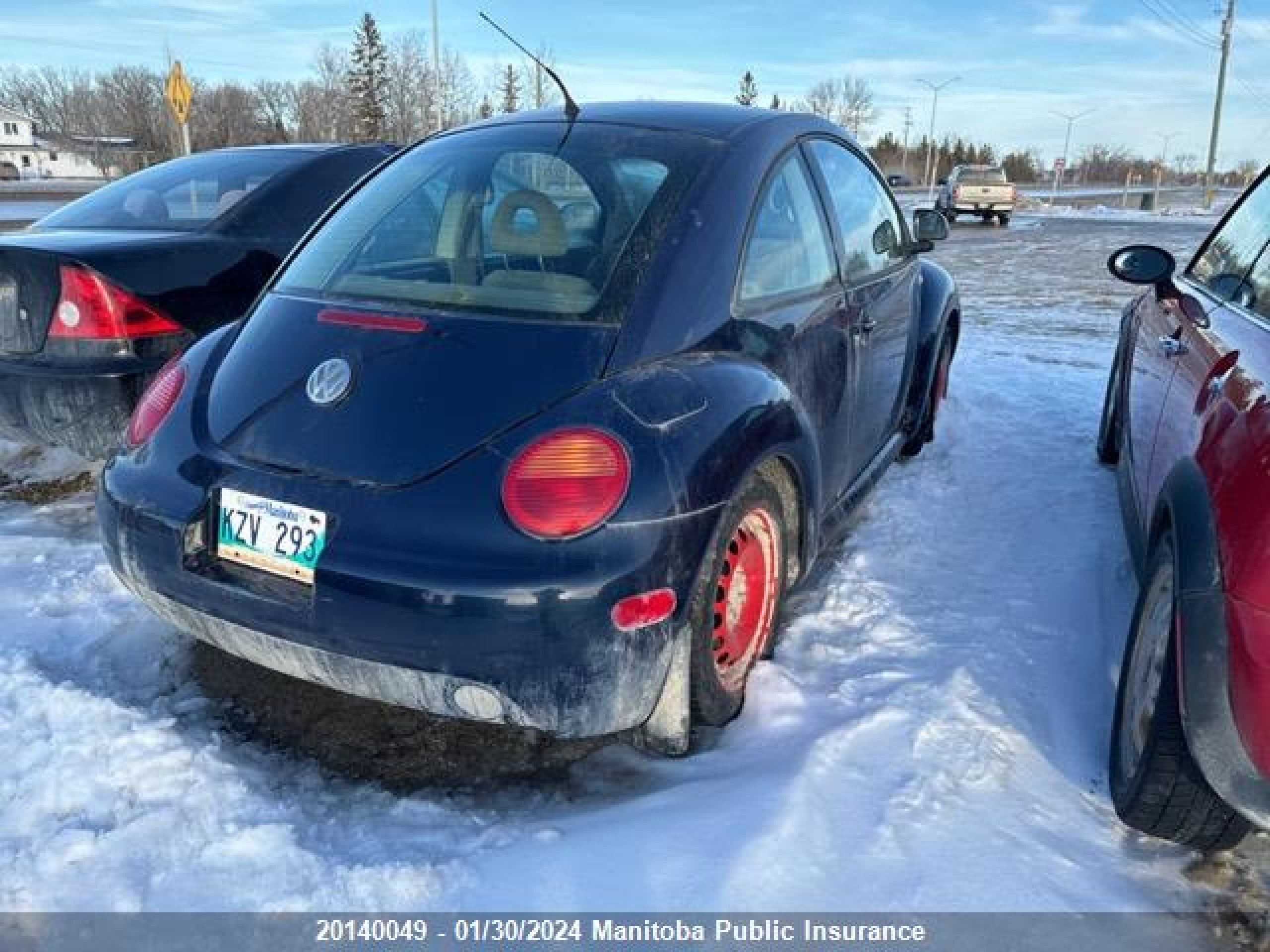 Photo 3 VIN: 3VWBA21C0YM459268 - VOLKSWAGEN BEETLE 