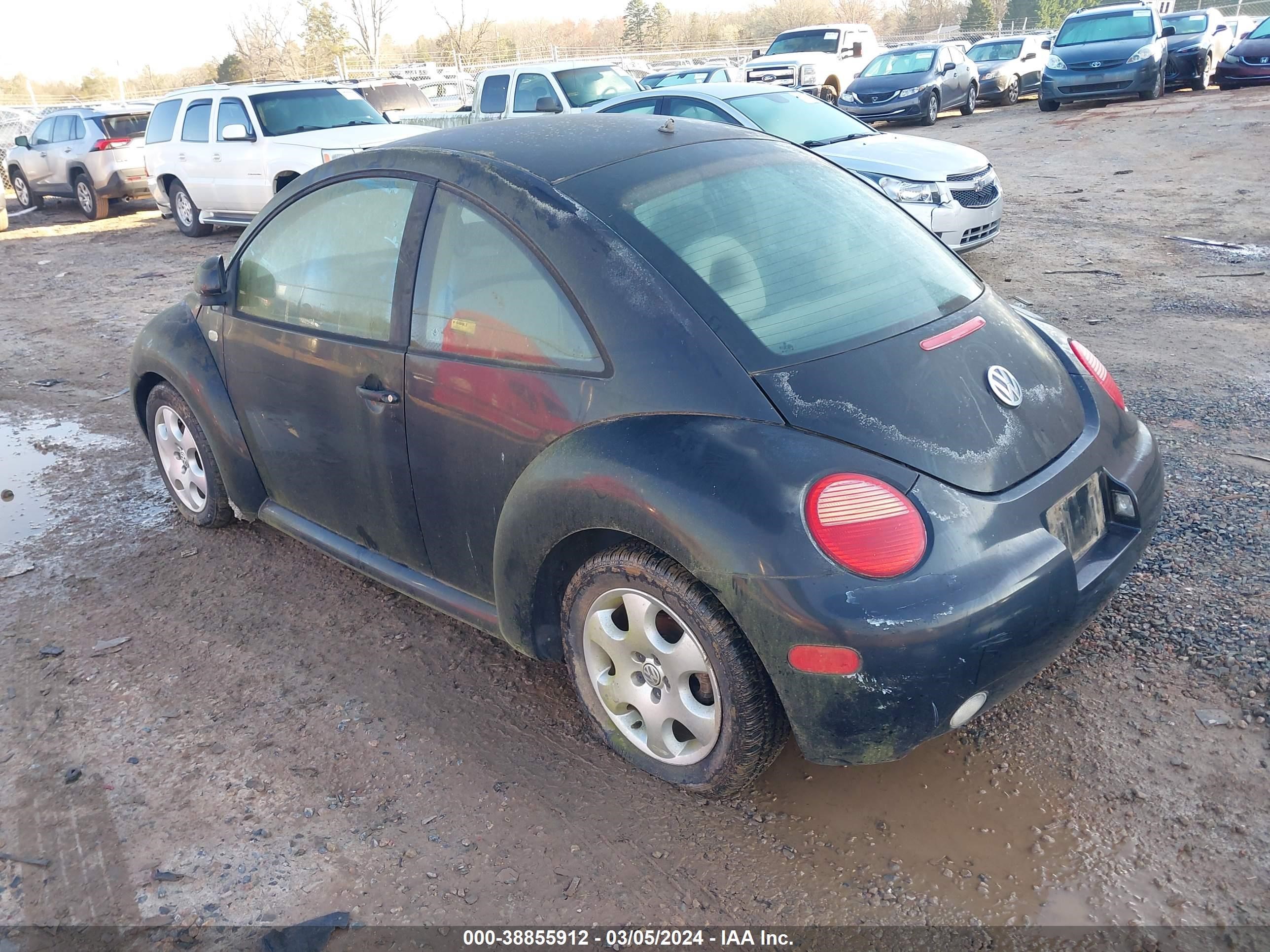 Photo 2 VIN: 3VWBA21C5YM420899 - VOLKSWAGEN BEETLE 