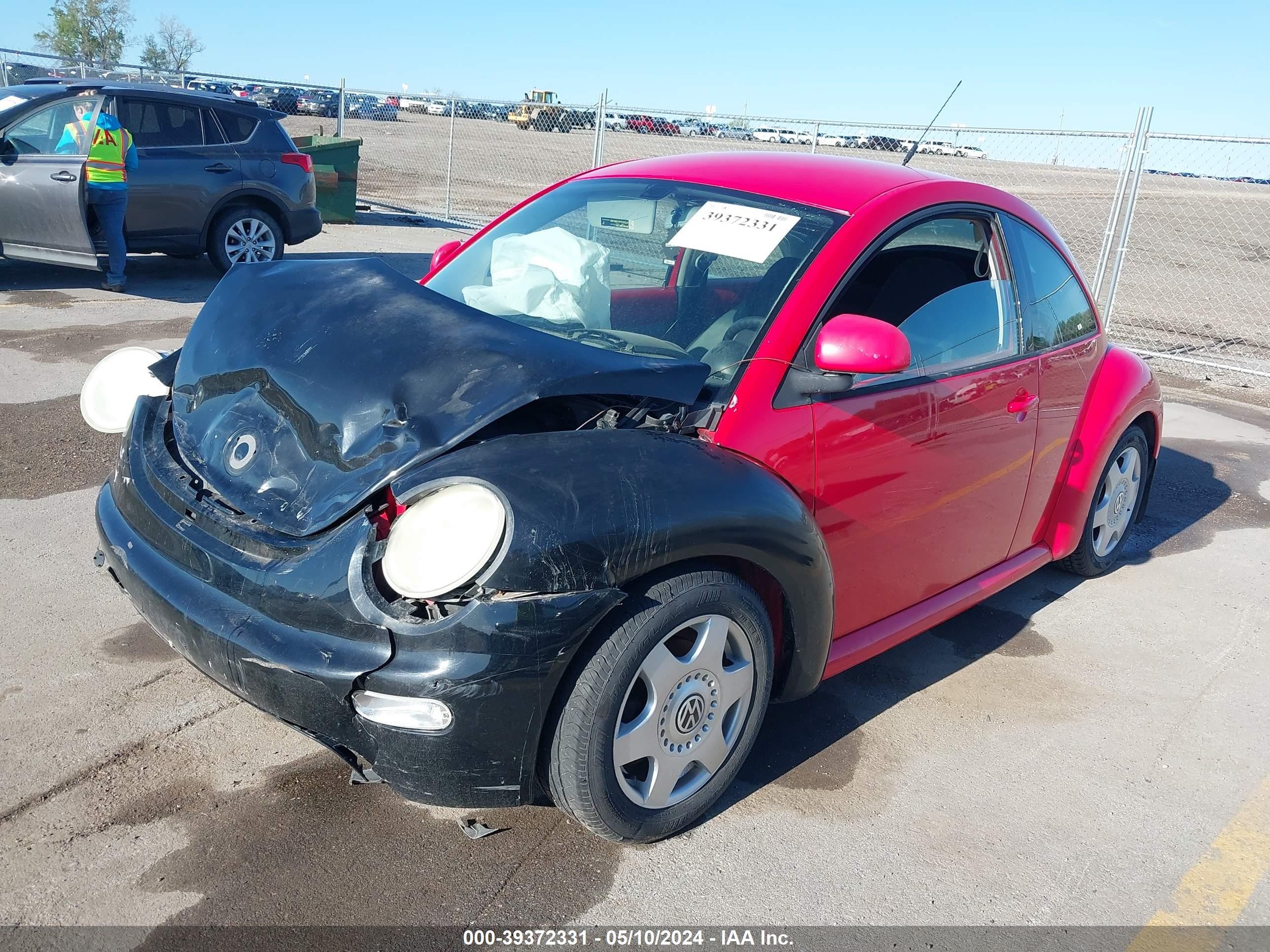 Photo 1 VIN: 3VWBB61C1WM007900 - VOLKSWAGEN BEETLE 