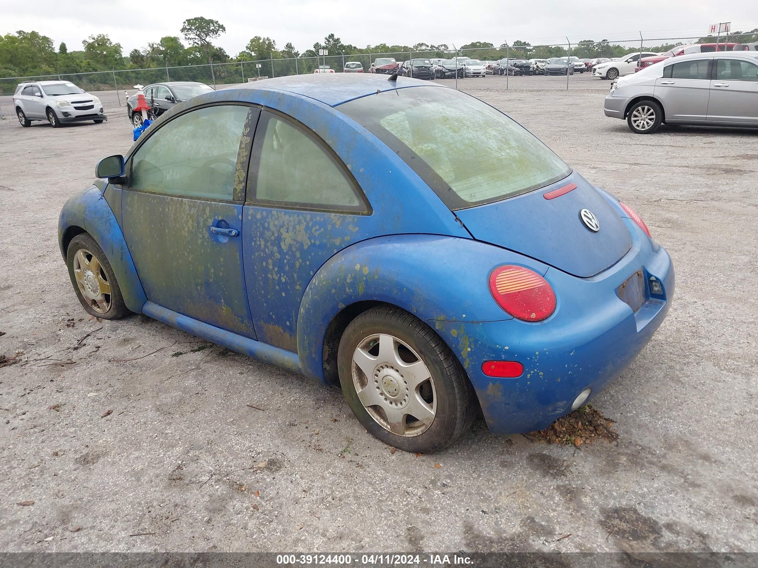 Photo 2 VIN: 3VWBB61C6WM014082 - VOLKSWAGEN BEETLE 