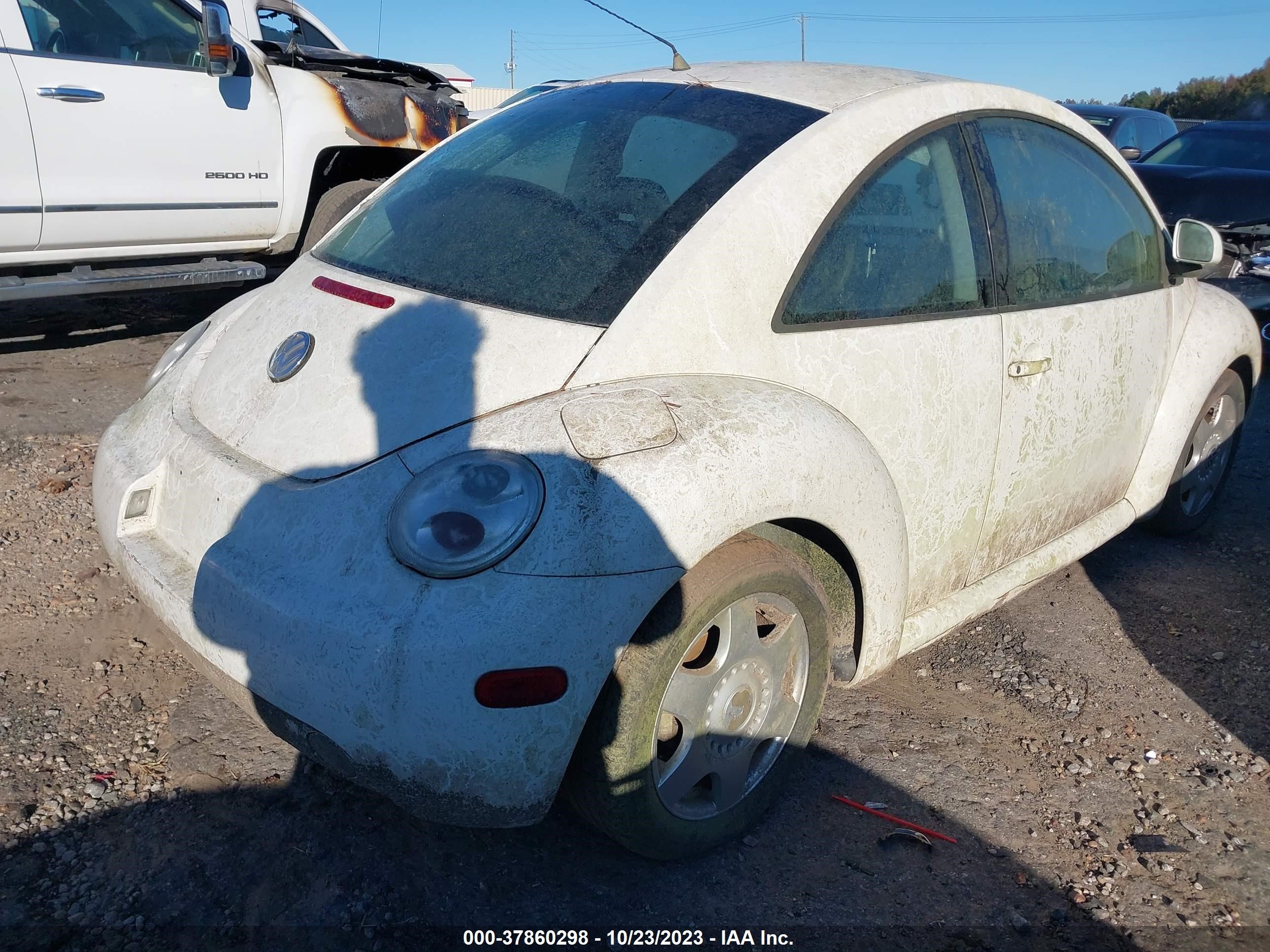 Photo 3 VIN: 3VWBB61C6WM038804 - VOLKSWAGEN BEETLE 