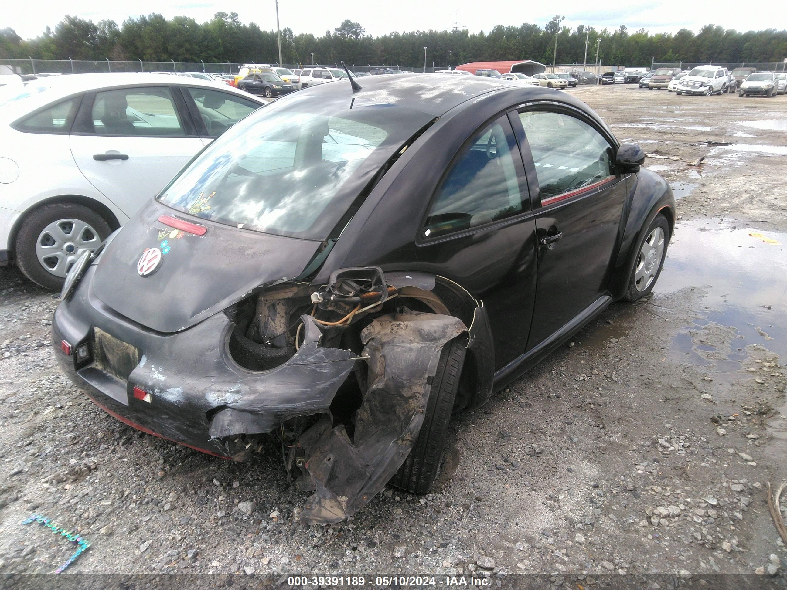 Photo 3 VIN: 3VWBB61C9WM028915 - VOLKSWAGEN BEETLE 