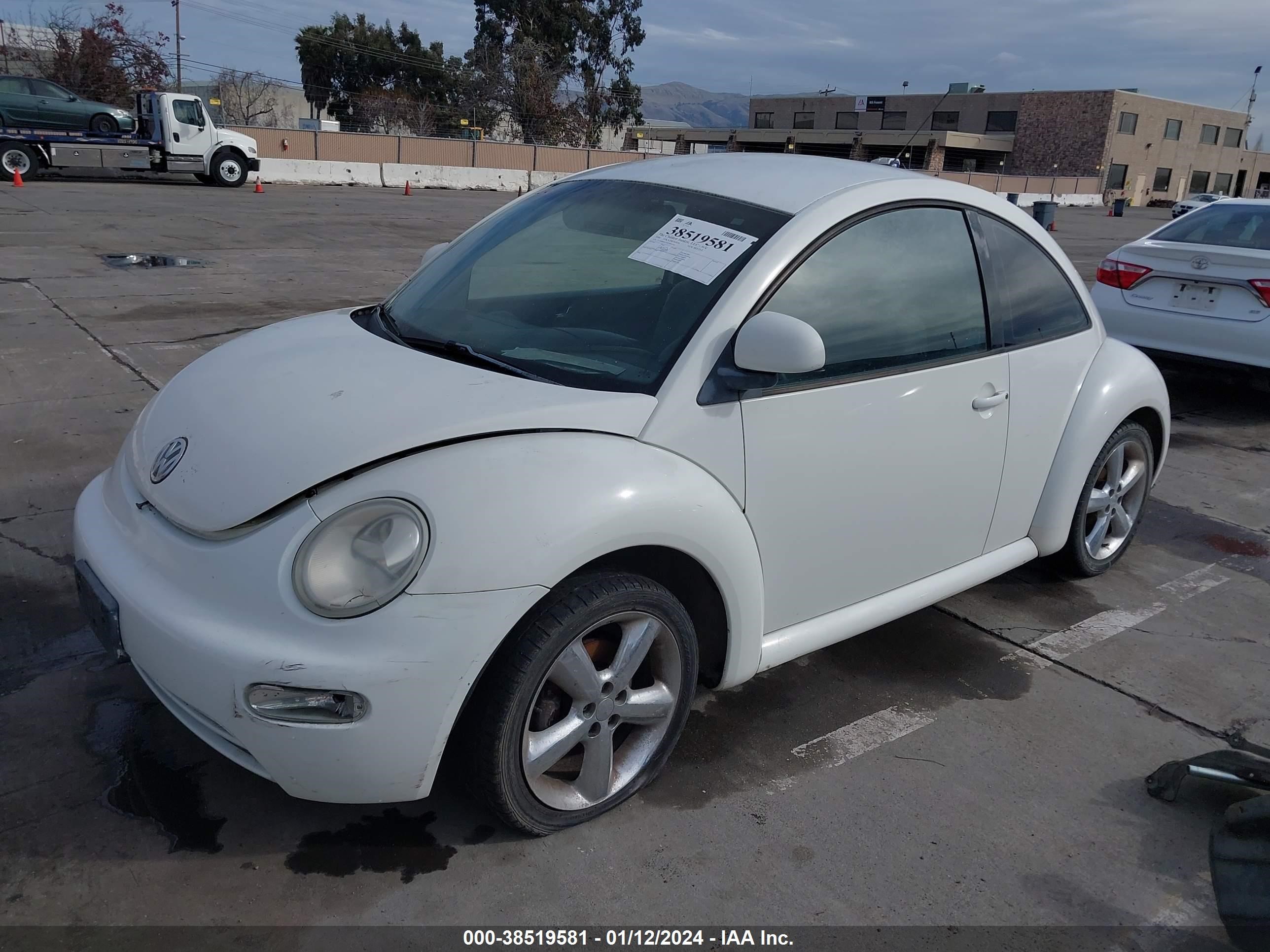 Photo 1 VIN: 3VWBB61C9WM041583 - VOLKSWAGEN BEETLE 