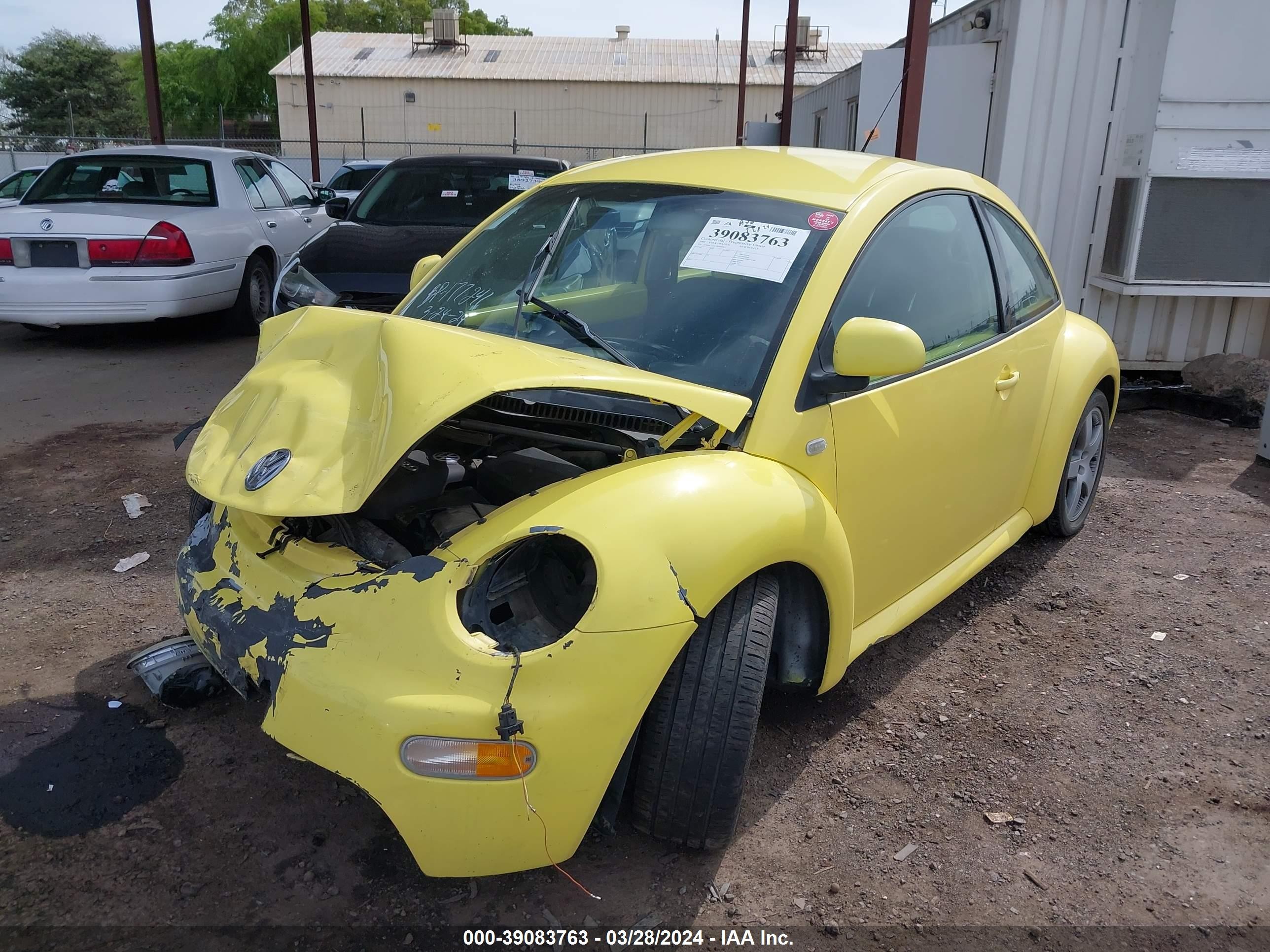 Photo 1 VIN: 3VWBC21C1YM400563 - VOLKSWAGEN BEETLE 