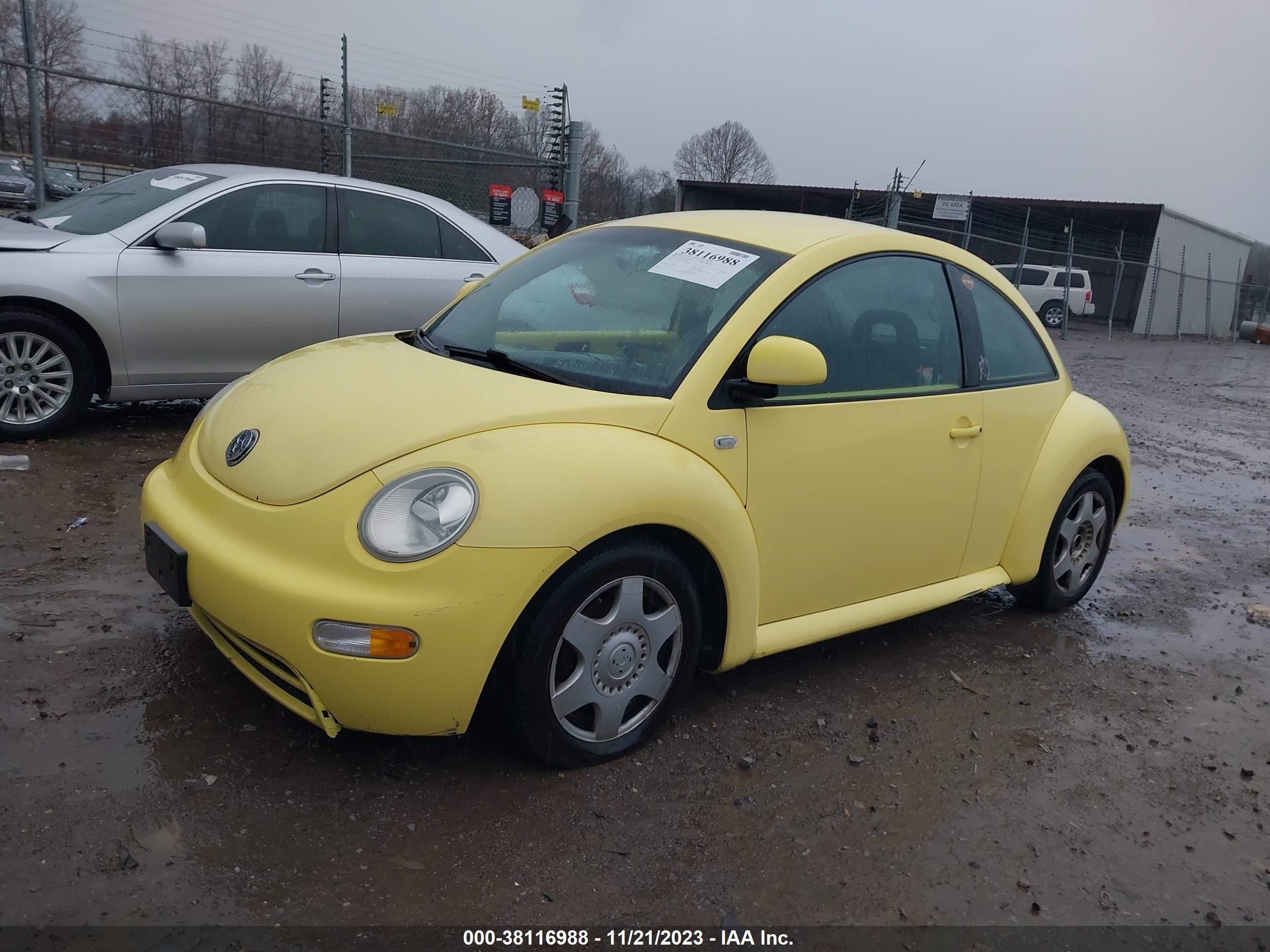 Photo 1 VIN: 3VWBC21C1YM418142 - VOLKSWAGEN BEETLE 