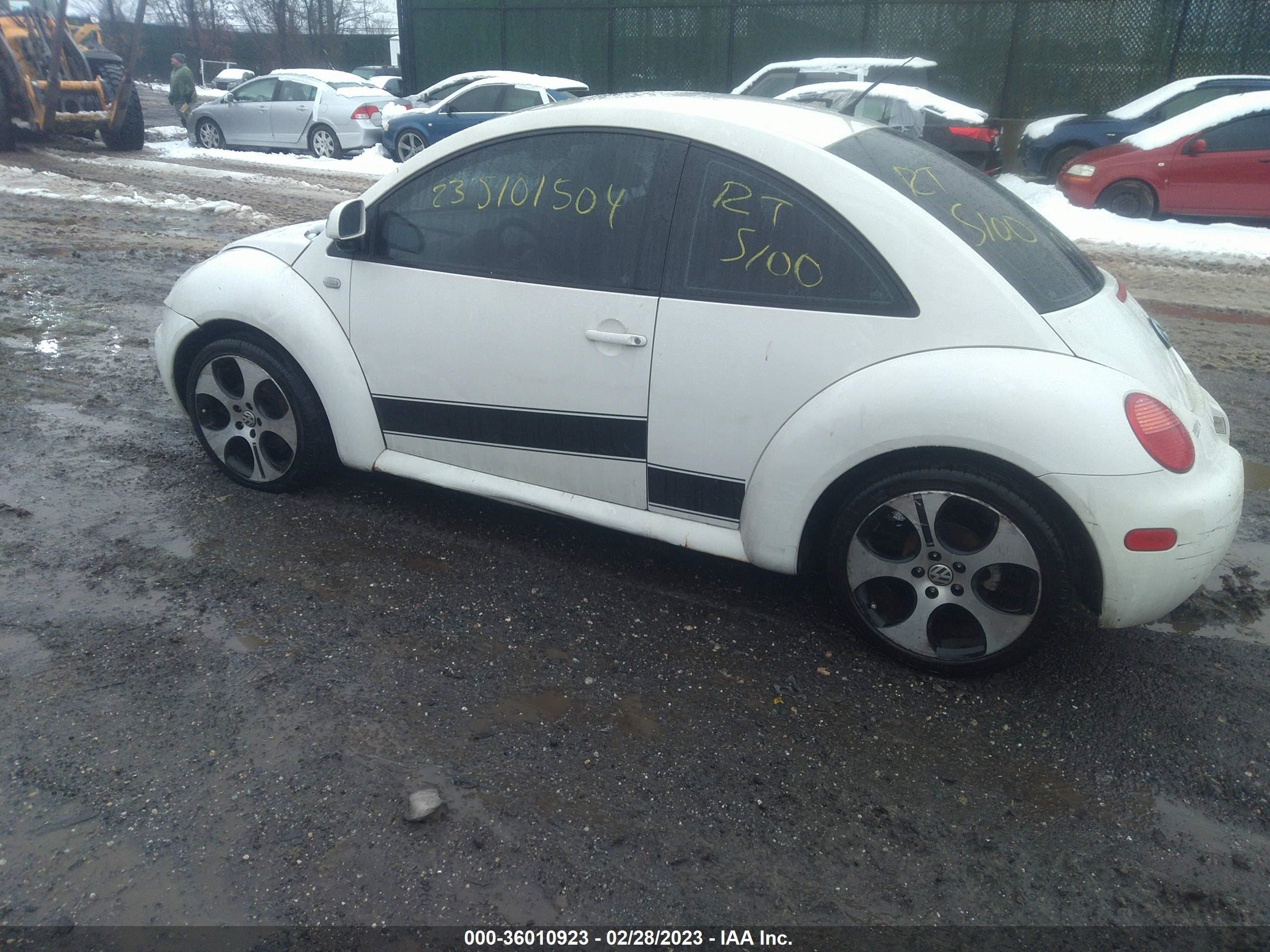 Photo 2 VIN: 3VWBC21C7XM420508 - VOLKSWAGEN BEETLE 