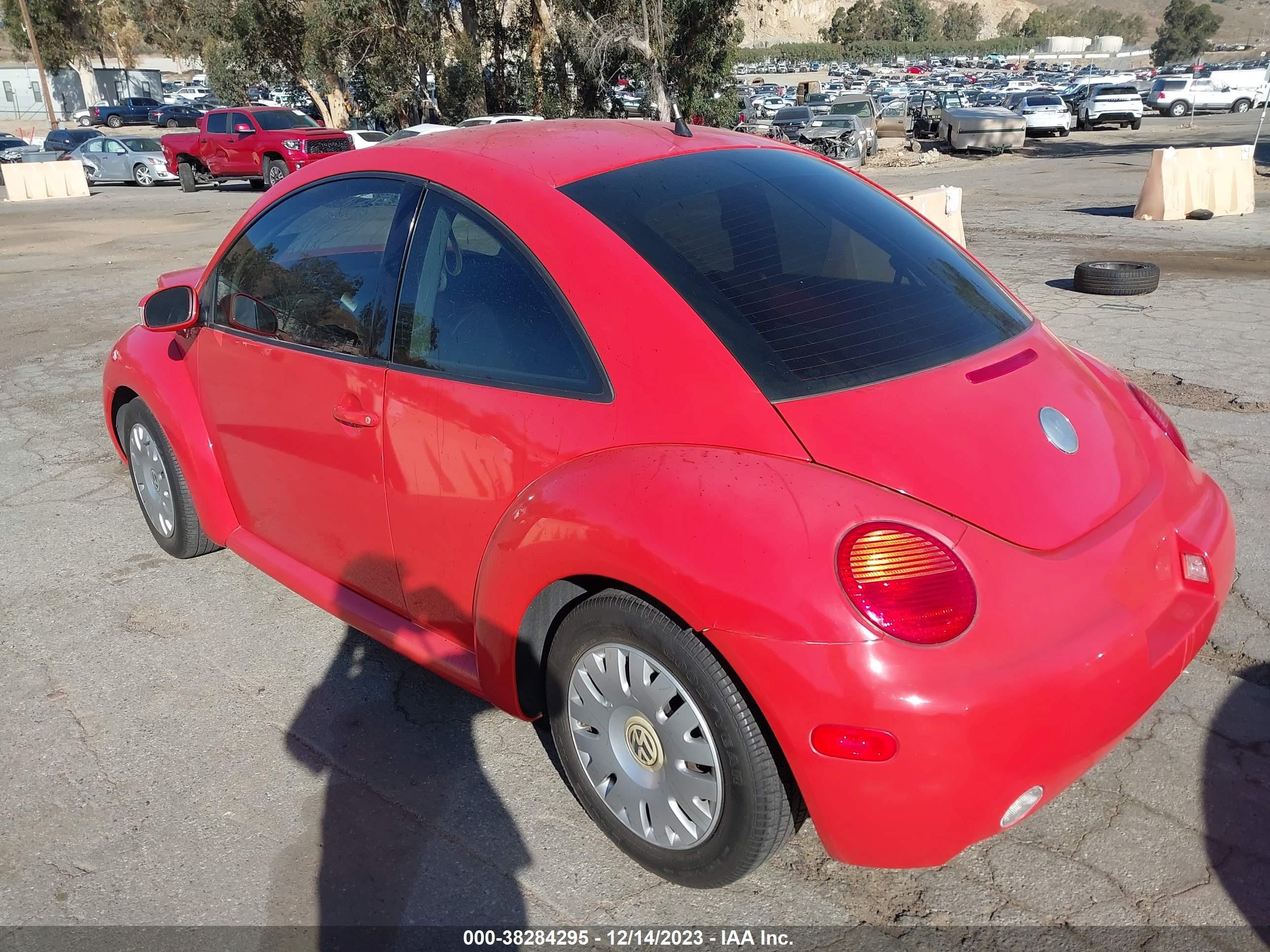 Photo 2 VIN: 3VWBK31C24M409128 - VOLKSWAGEN BEETLE 