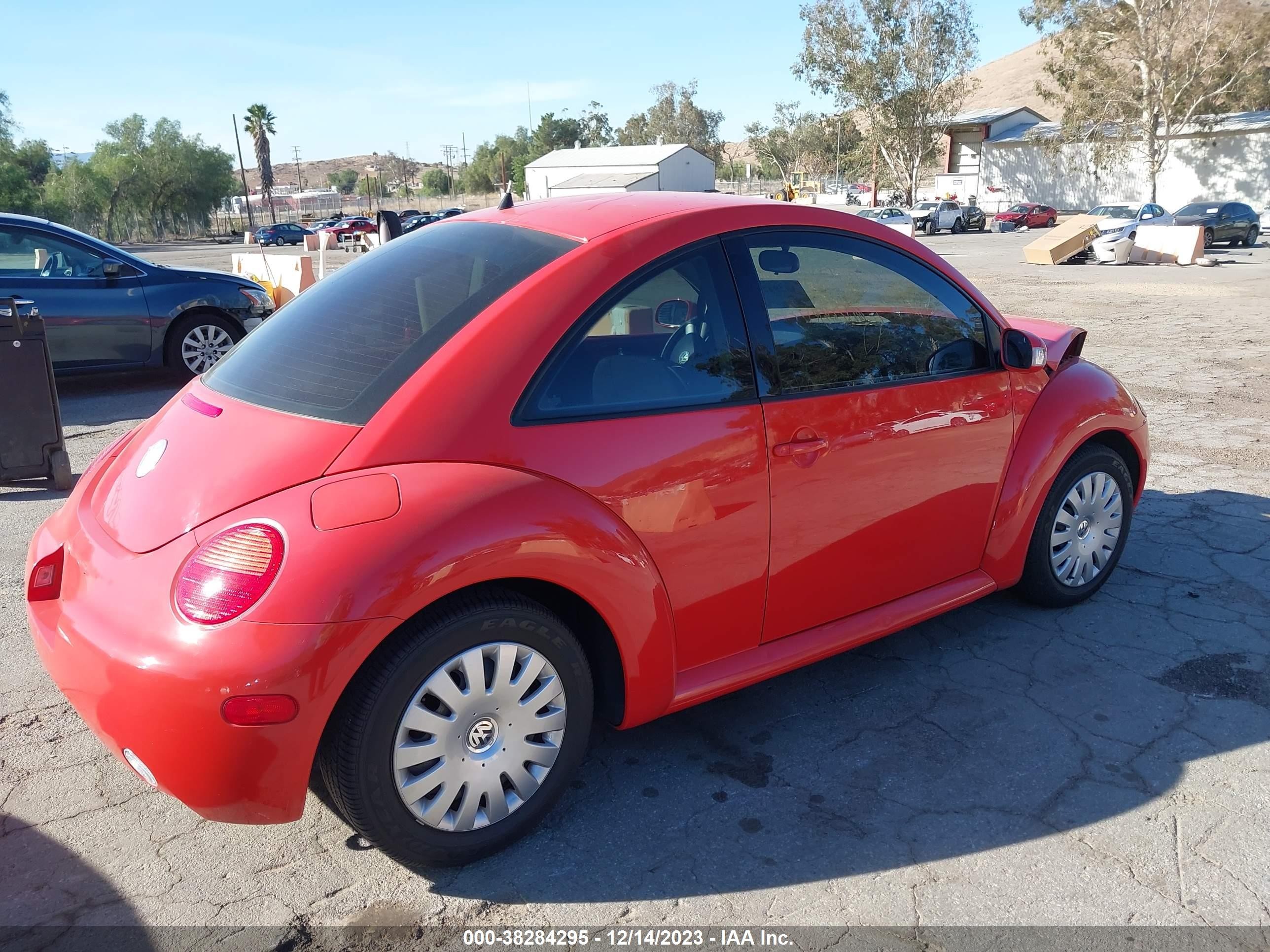 Photo 3 VIN: 3VWBK31C24M409128 - VOLKSWAGEN BEETLE 