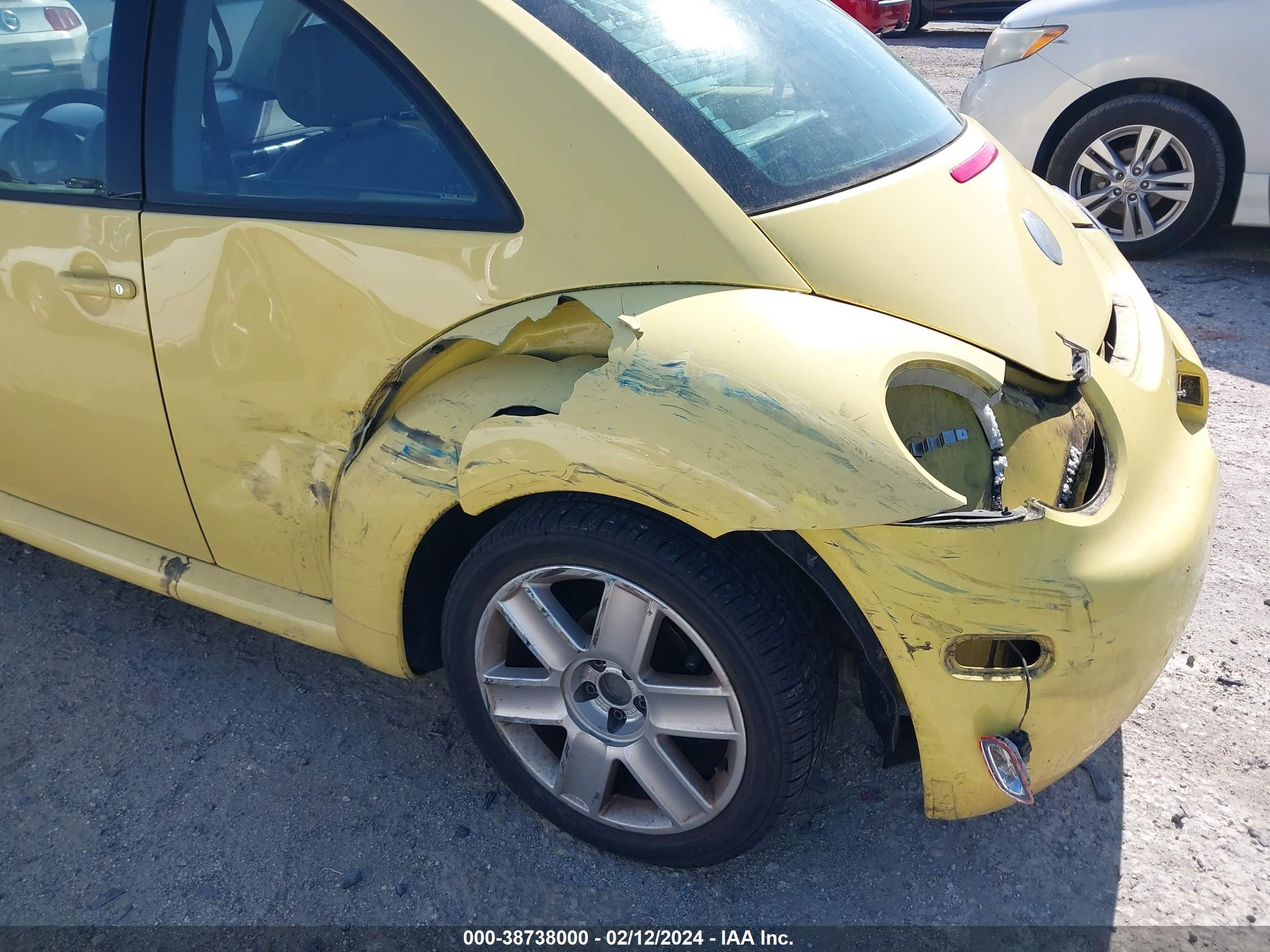 Photo 5 VIN: 3VWBK31C24M416290 - VOLKSWAGEN BEETLE 