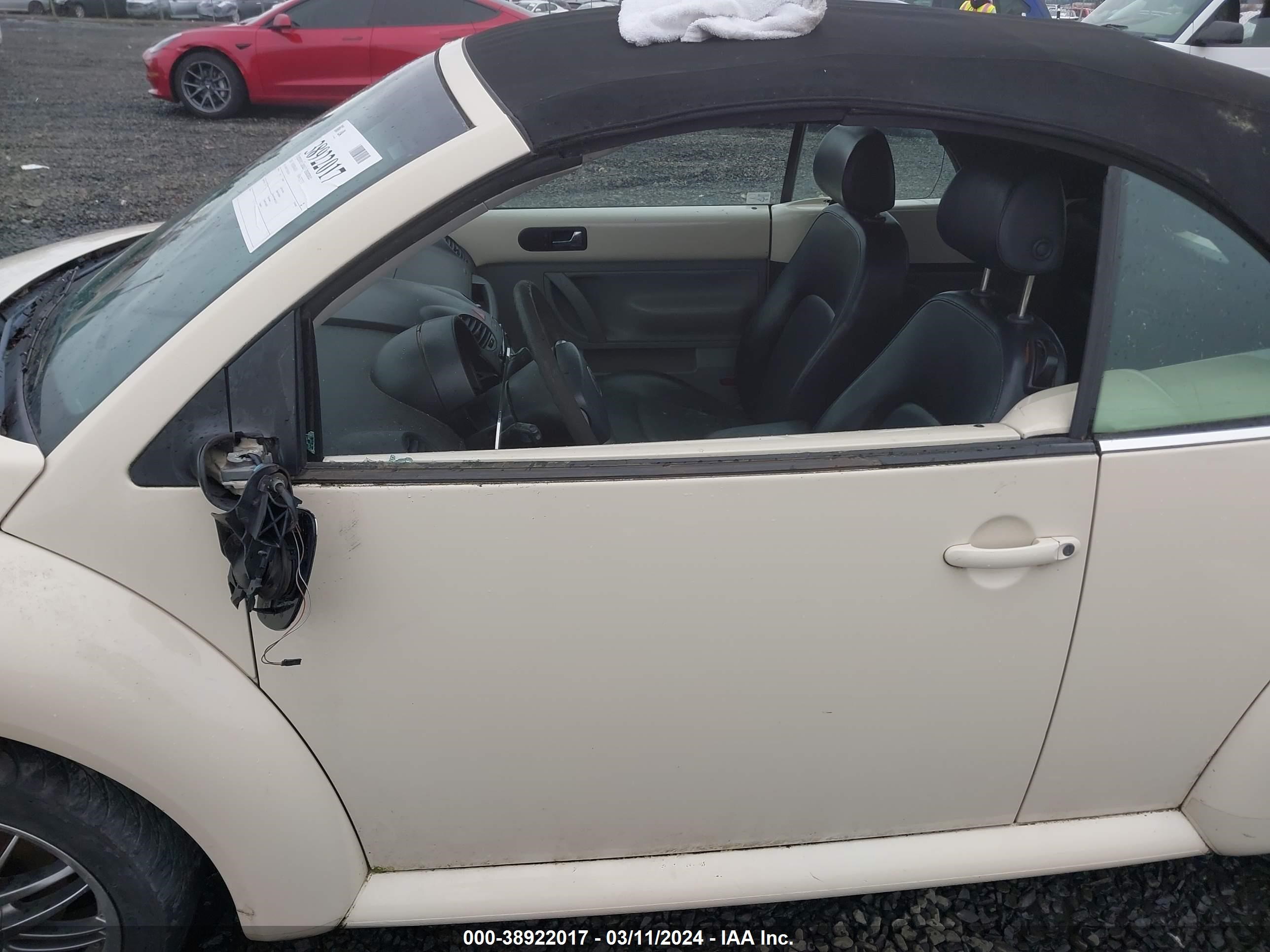 Photo 5 VIN: 3VWBM31Y05M365461 - VOLKSWAGEN BEETLE 