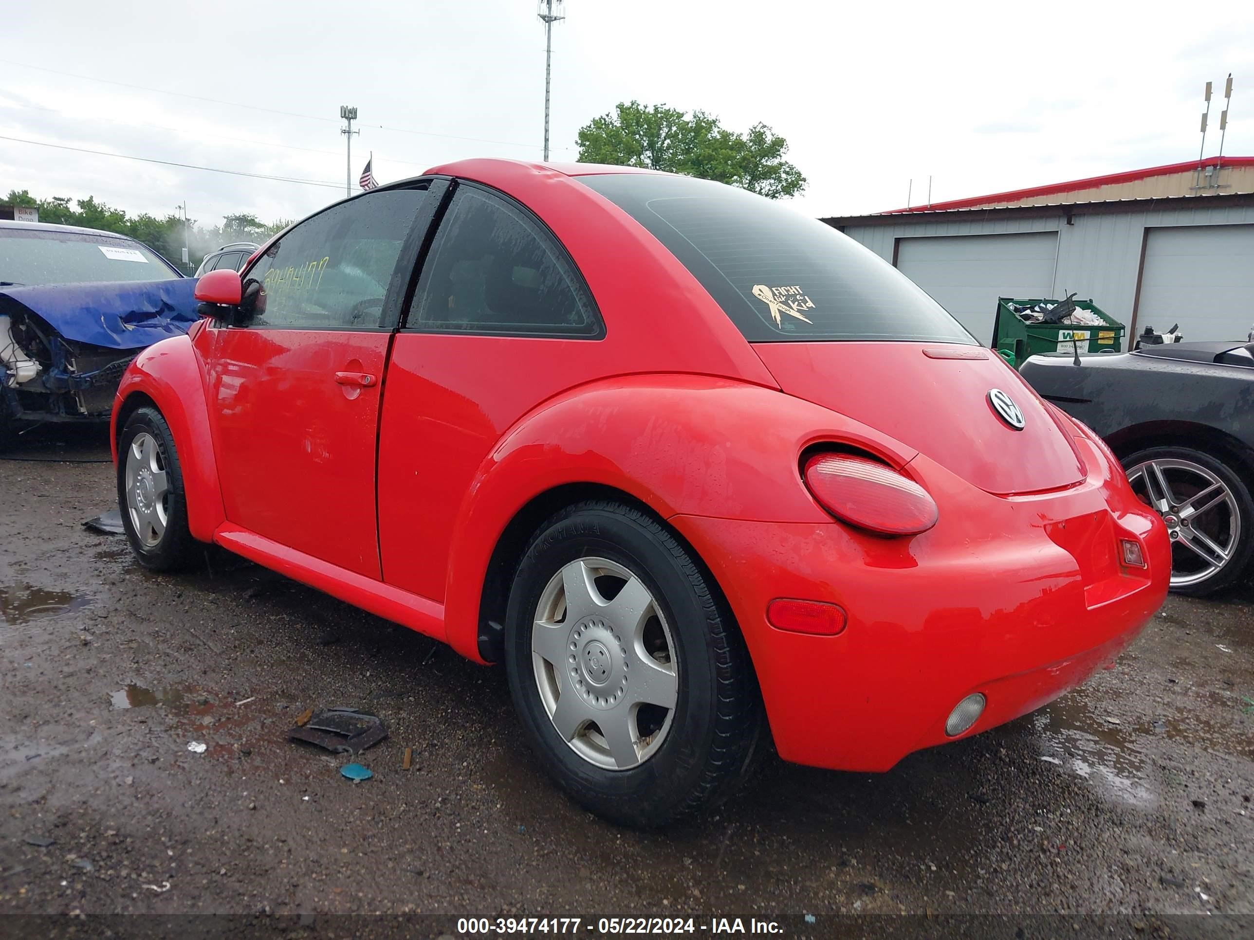 Photo 2 VIN: 3VWBV61C2WM025765 - VOLKSWAGEN BEETLE 