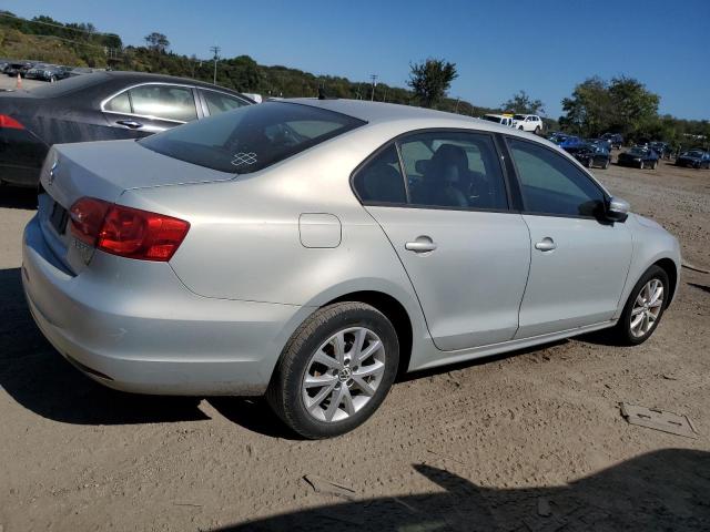 Photo 2 VIN: 3VWBX7AJ4BM329009 - VOLKSWAGEN JETTA SE 