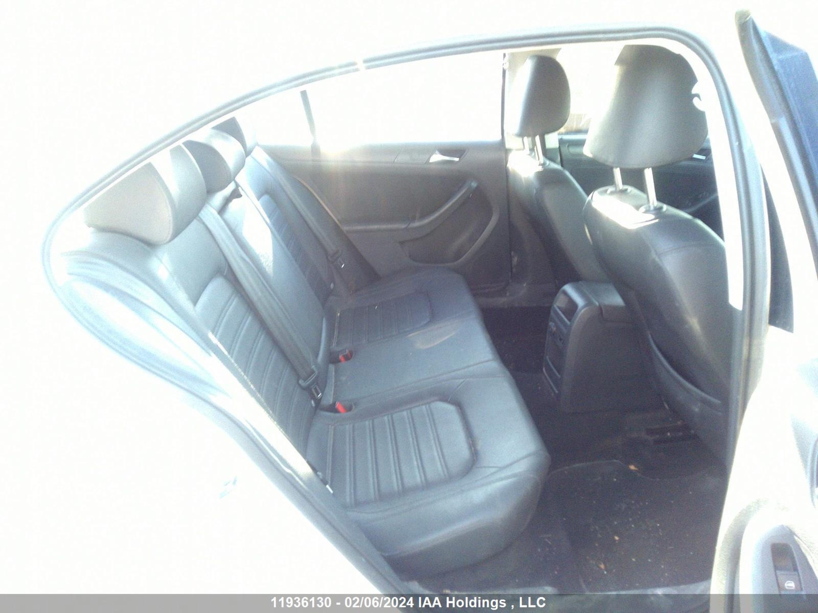 Photo 7 VIN: 3VWBX7AJ5BM040950 - VOLKSWAGEN JETTA 