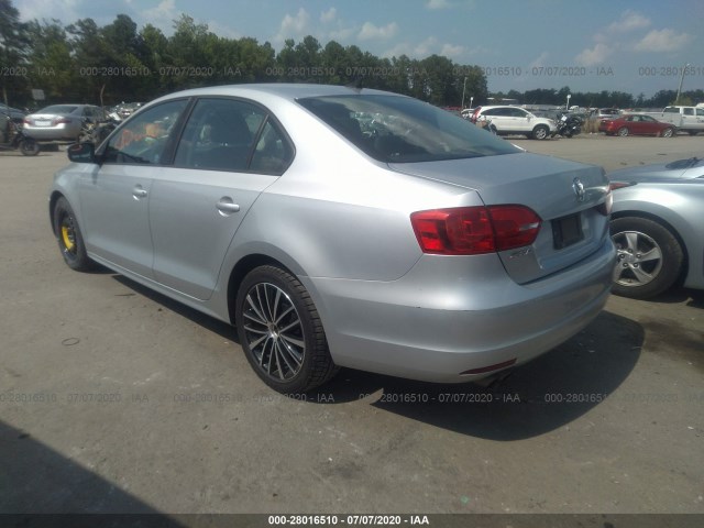 Photo 2 VIN: 3VWBX7AJ7BM369598 - VOLKSWAGEN JETTA 