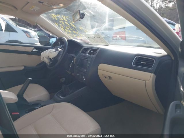 Photo 4 VIN: 3VWBX7AJ9BM376911 - VOLKSWAGEN JETTA 