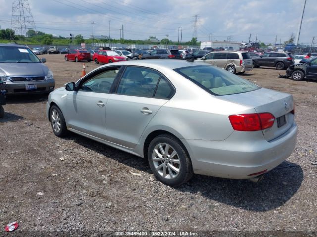 Photo 2 VIN: 3VWBZ7AJXBM381075 - VOLKSWAGEN JETTA 