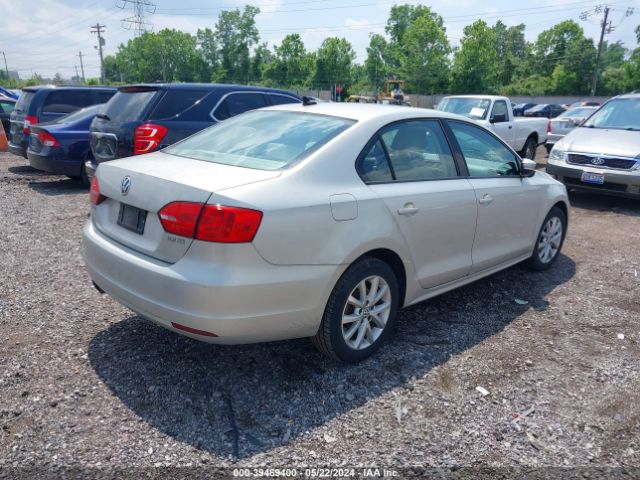 Photo 3 VIN: 3VWBZ7AJXBM381075 - VOLKSWAGEN JETTA 