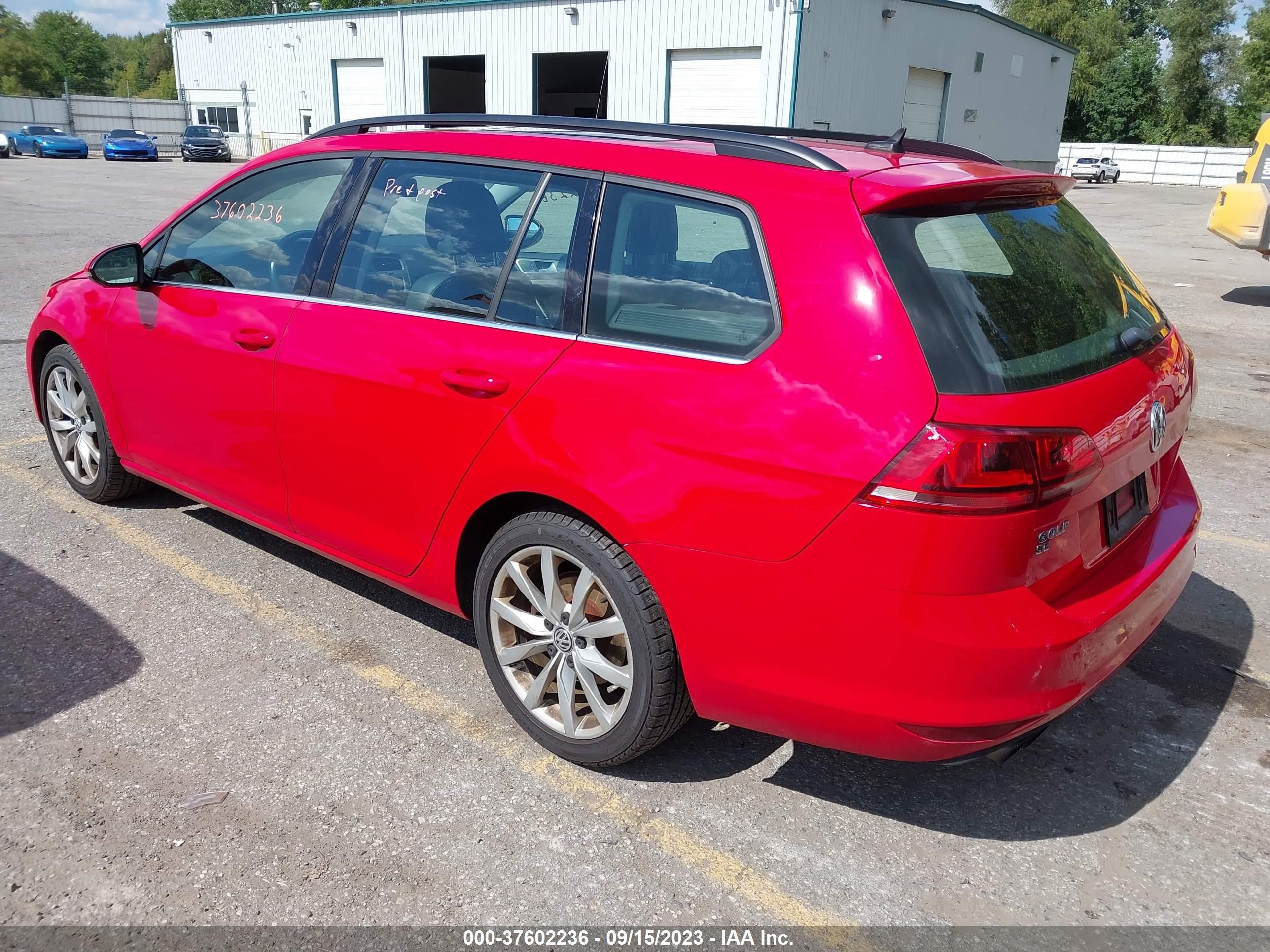 Photo 2 VIN: 3VWC17AU6GM513424 - VOLKSWAGEN GOLF 