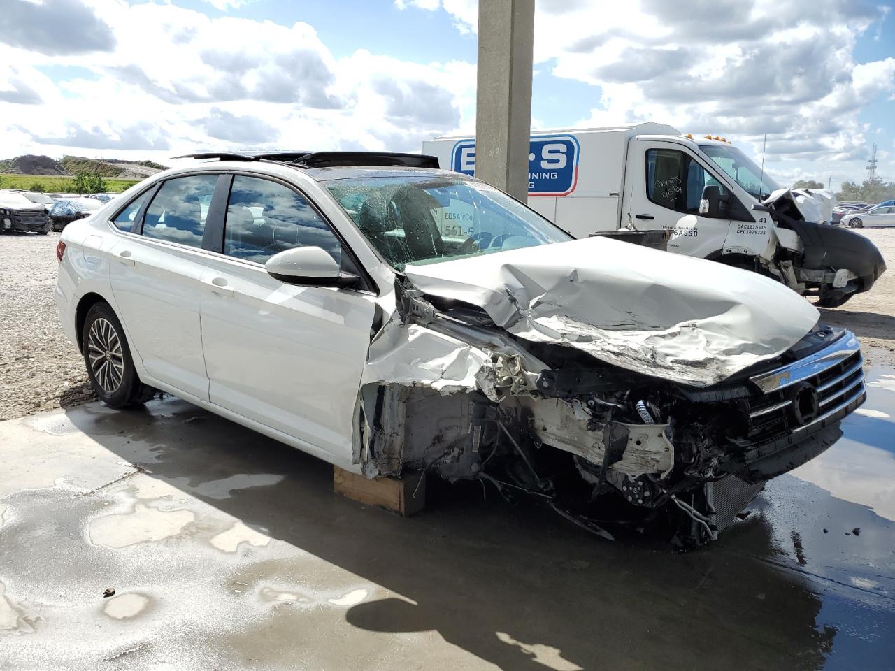 Photo 3 VIN: 3VWC57BU2MM059154 - VOLKSWAGEN JETTA 