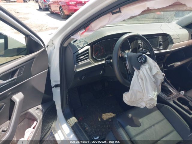 Photo 4 VIN: 3VWC57BU2MM093448 - VOLKSWAGEN JETTA 