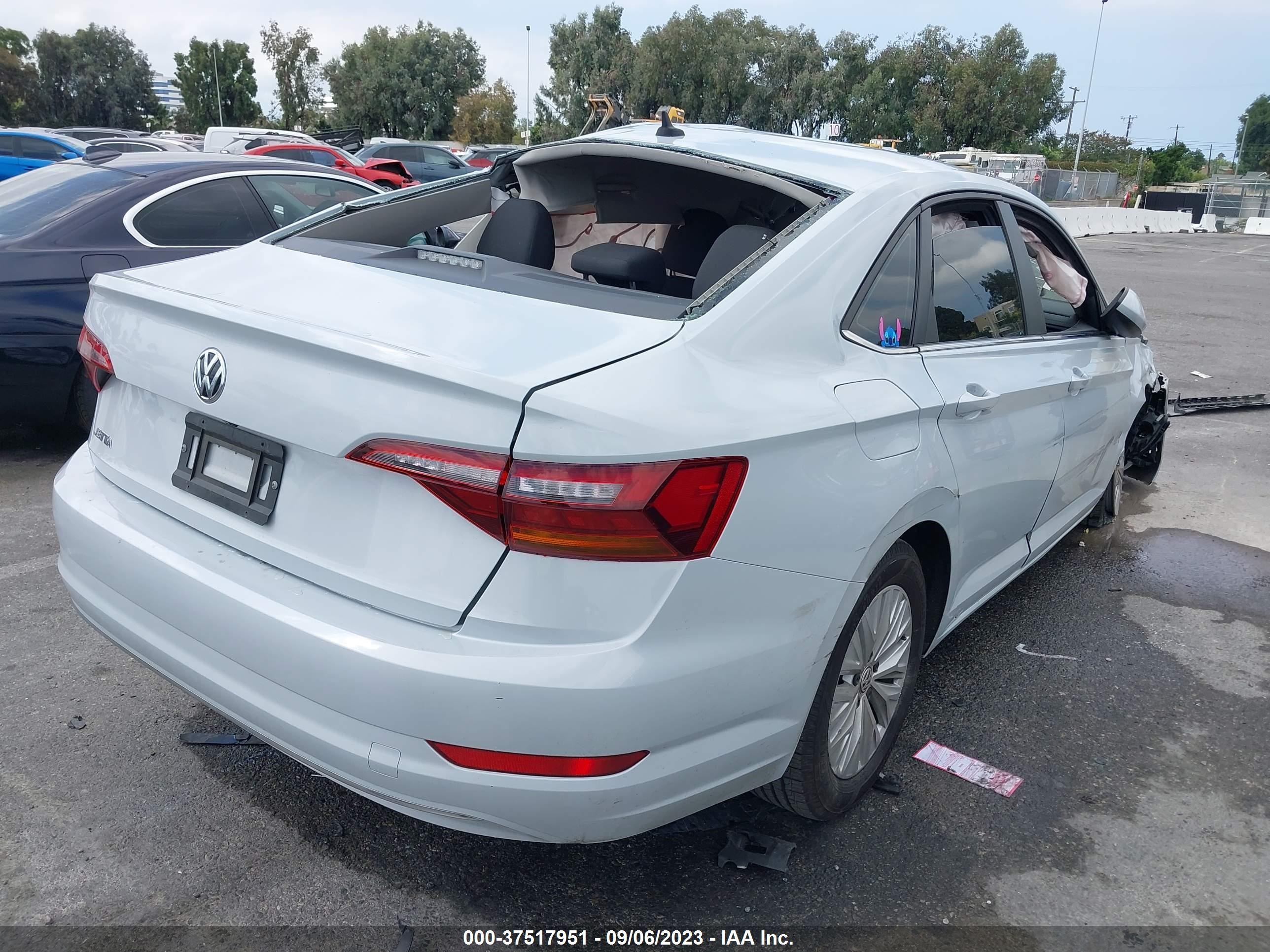 Photo 3 VIN: 3VWC57BU3KM129760 - VOLKSWAGEN JETTA 