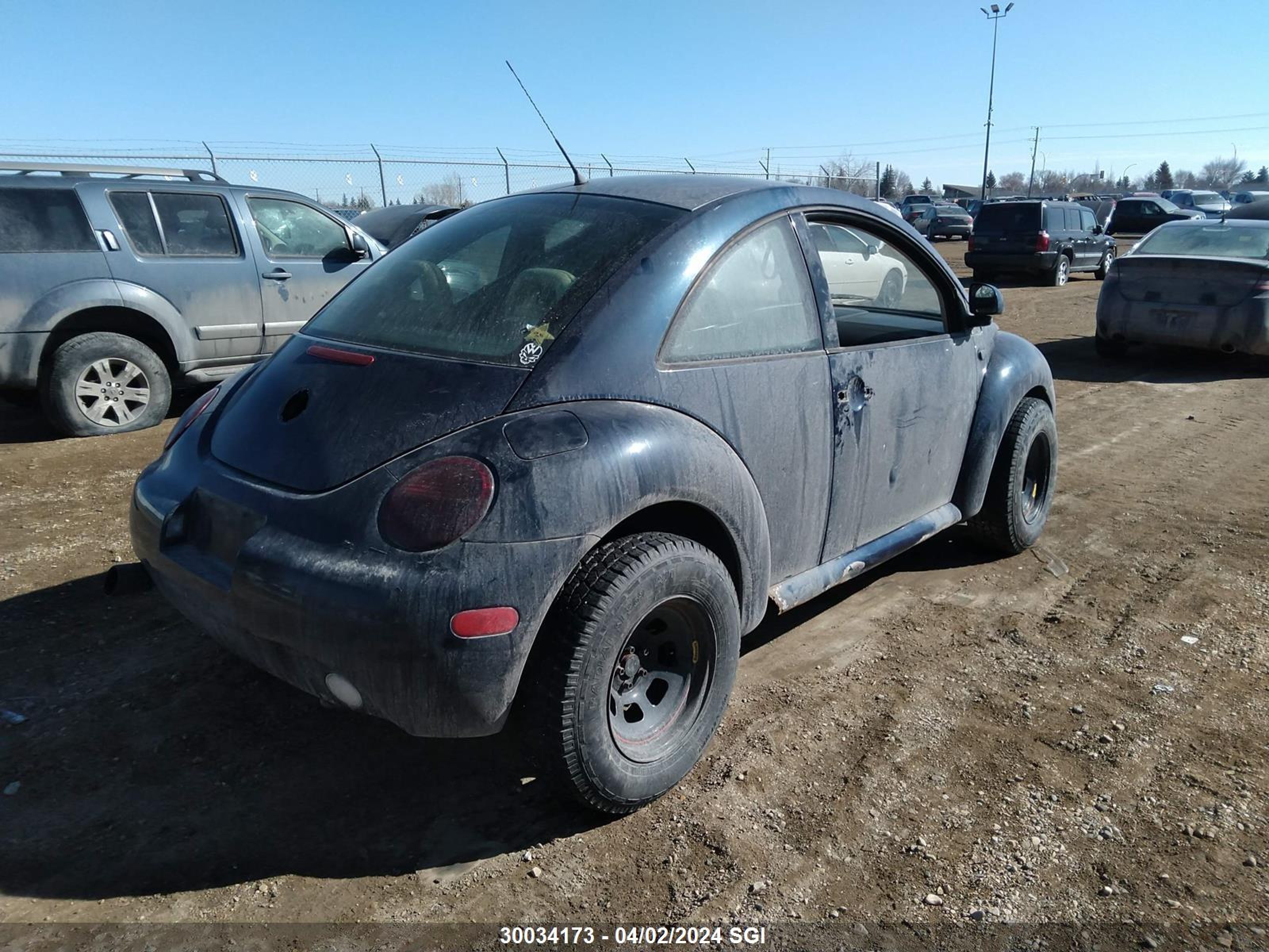 Photo 3 VIN: 3VWCA21C0YM412584 - VOLKSWAGEN BEETLE 