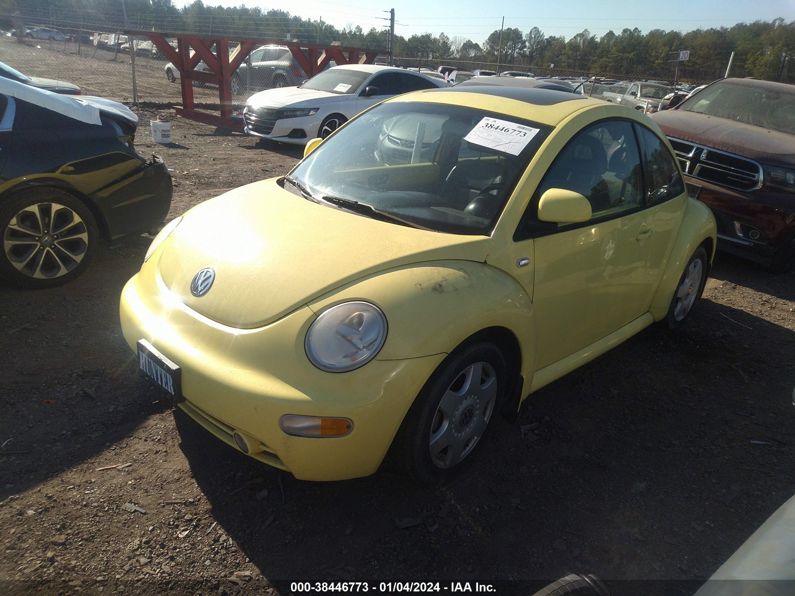 Photo 1 VIN: 3VWCA21C0YM470744 - VOLKSWAGEN BEETLE 