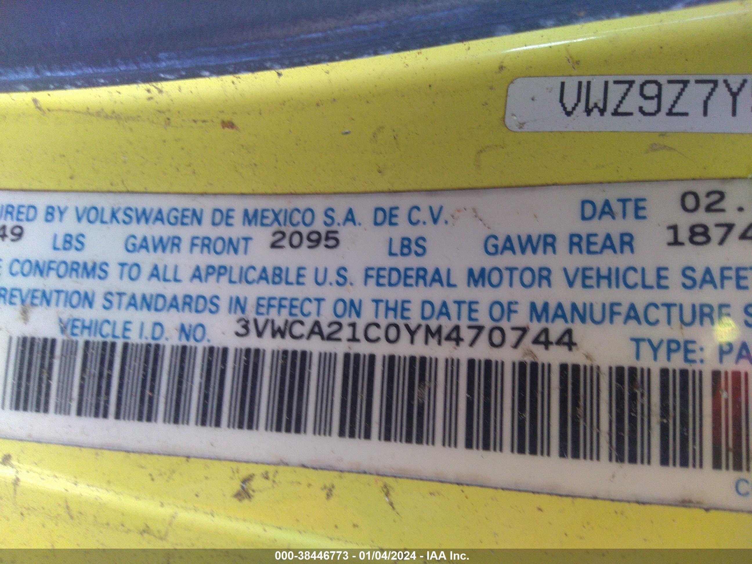 Photo 8 VIN: 3VWCA21C0YM470744 - VOLKSWAGEN BEETLE 