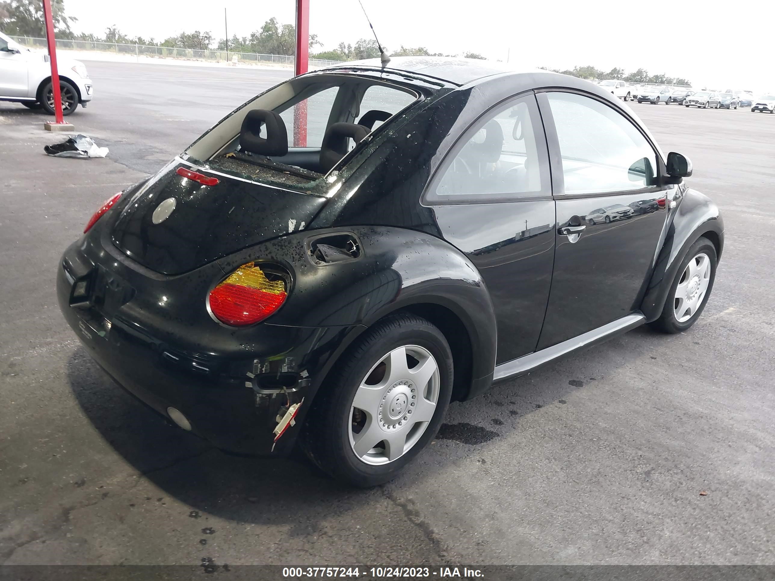 Photo 3 VIN: 3VWCA21C1XM423821 - VOLKSWAGEN BEETLE 