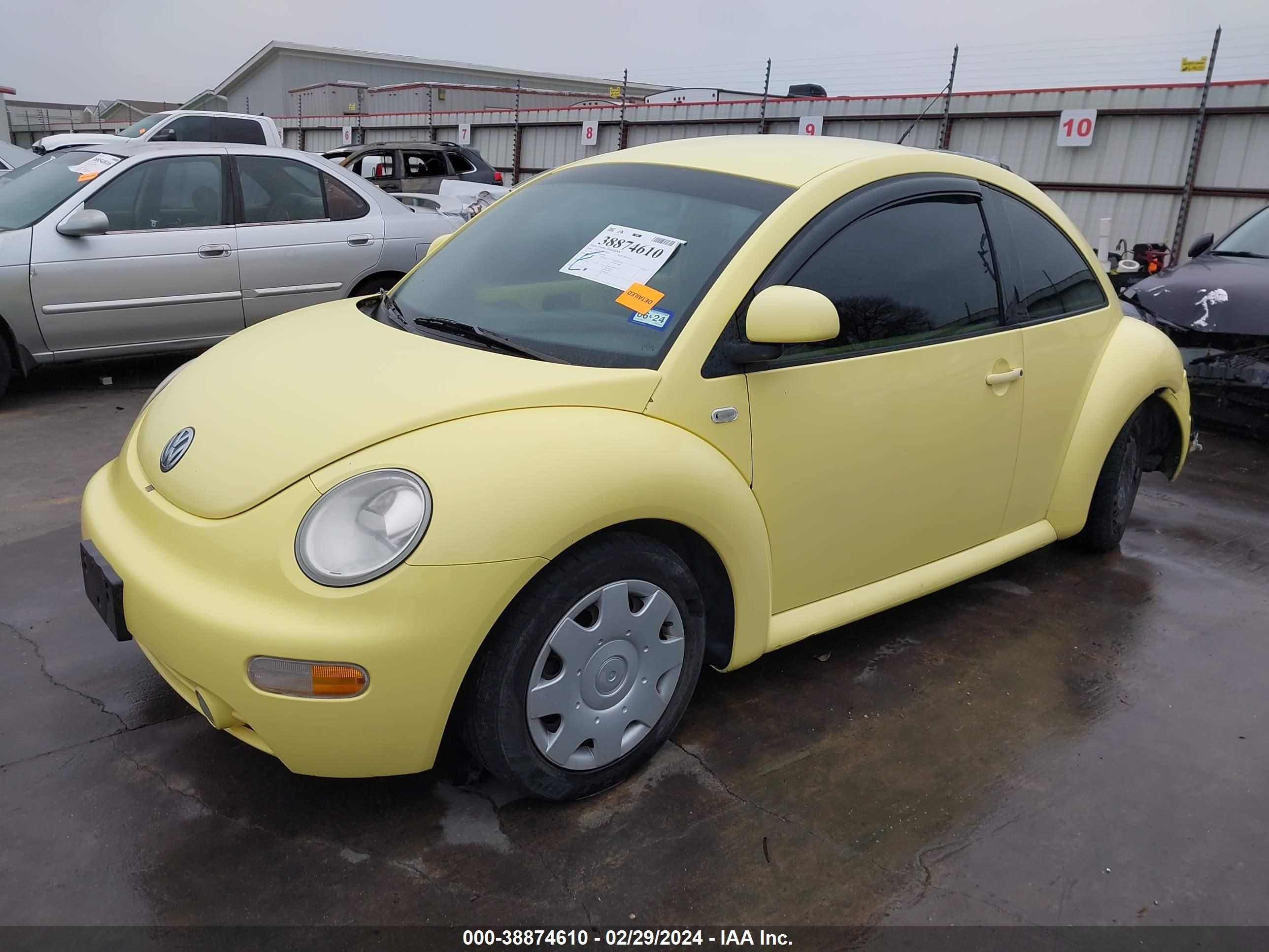 Photo 1 VIN: 3VWCA21C2YM429404 - VOLKSWAGEN BEETLE 