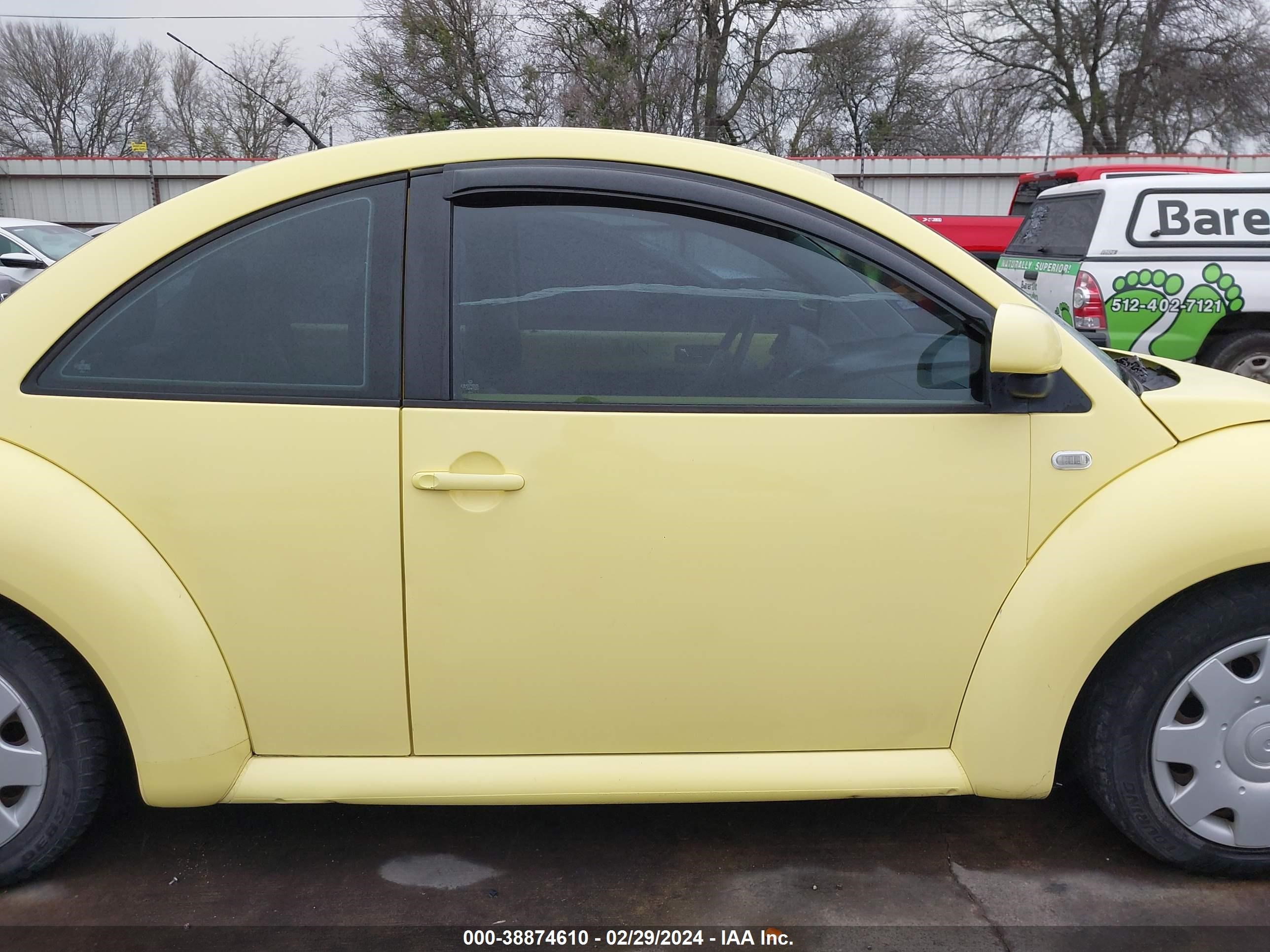 Photo 12 VIN: 3VWCA21C2YM429404 - VOLKSWAGEN BEETLE 