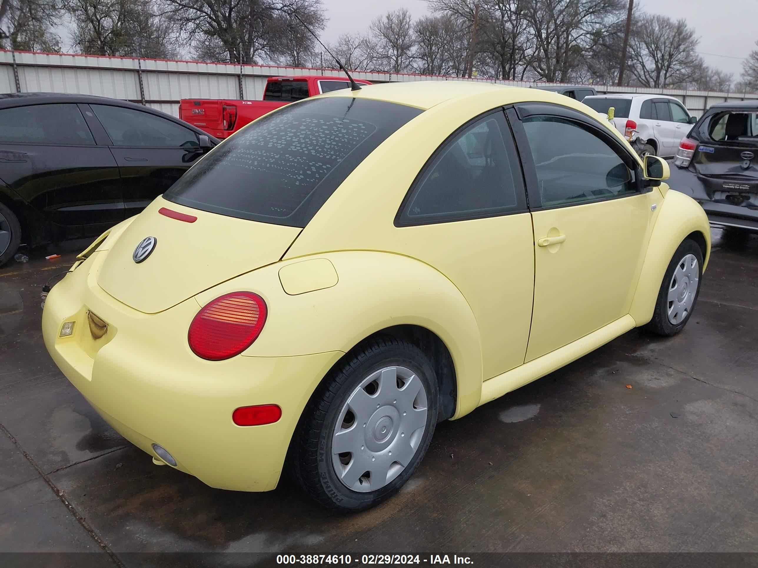 Photo 3 VIN: 3VWCA21C2YM429404 - VOLKSWAGEN BEETLE 