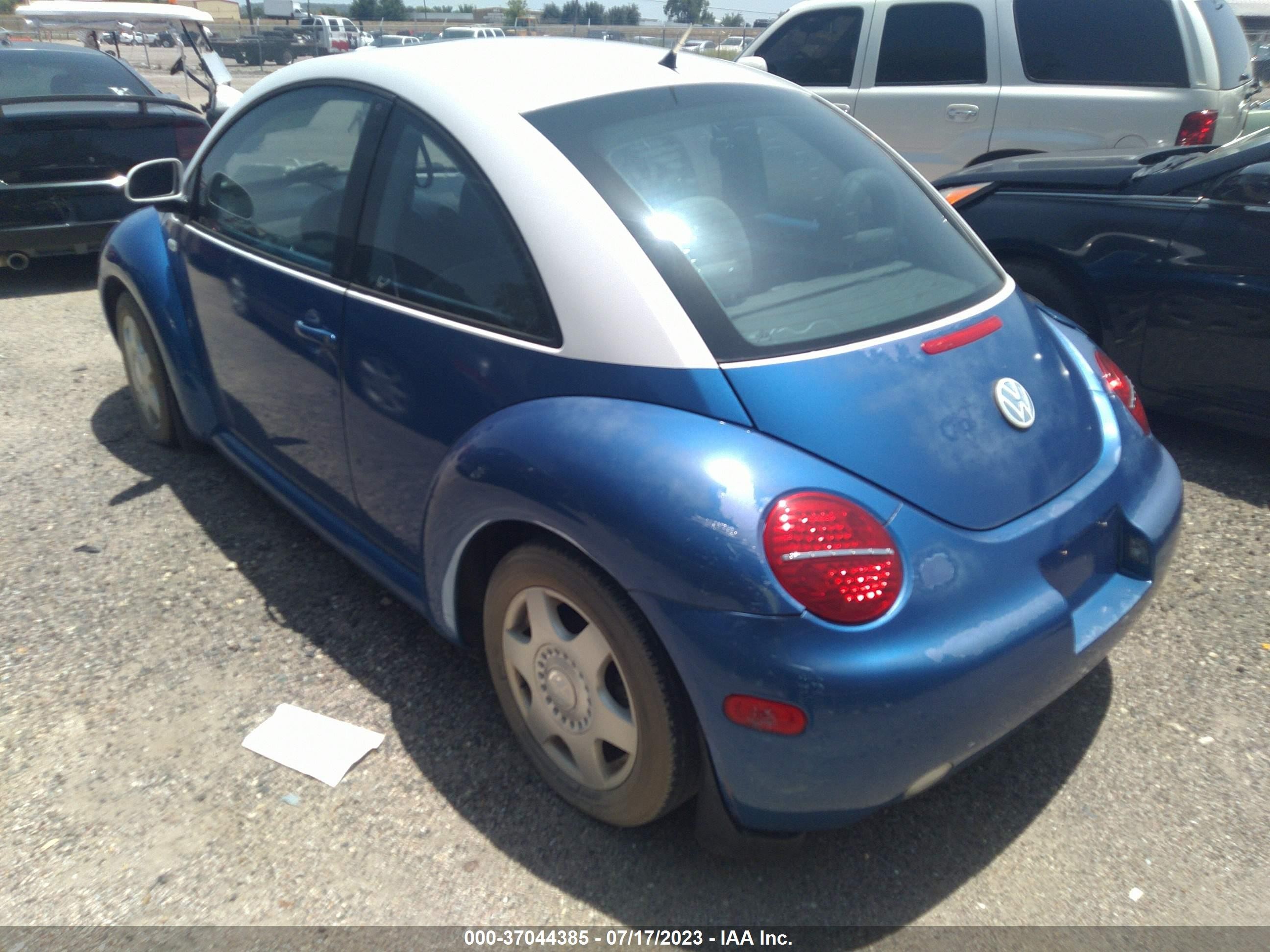 Photo 2 VIN: 3VWCA21C2YM500777 - VOLKSWAGEN BEETLE 