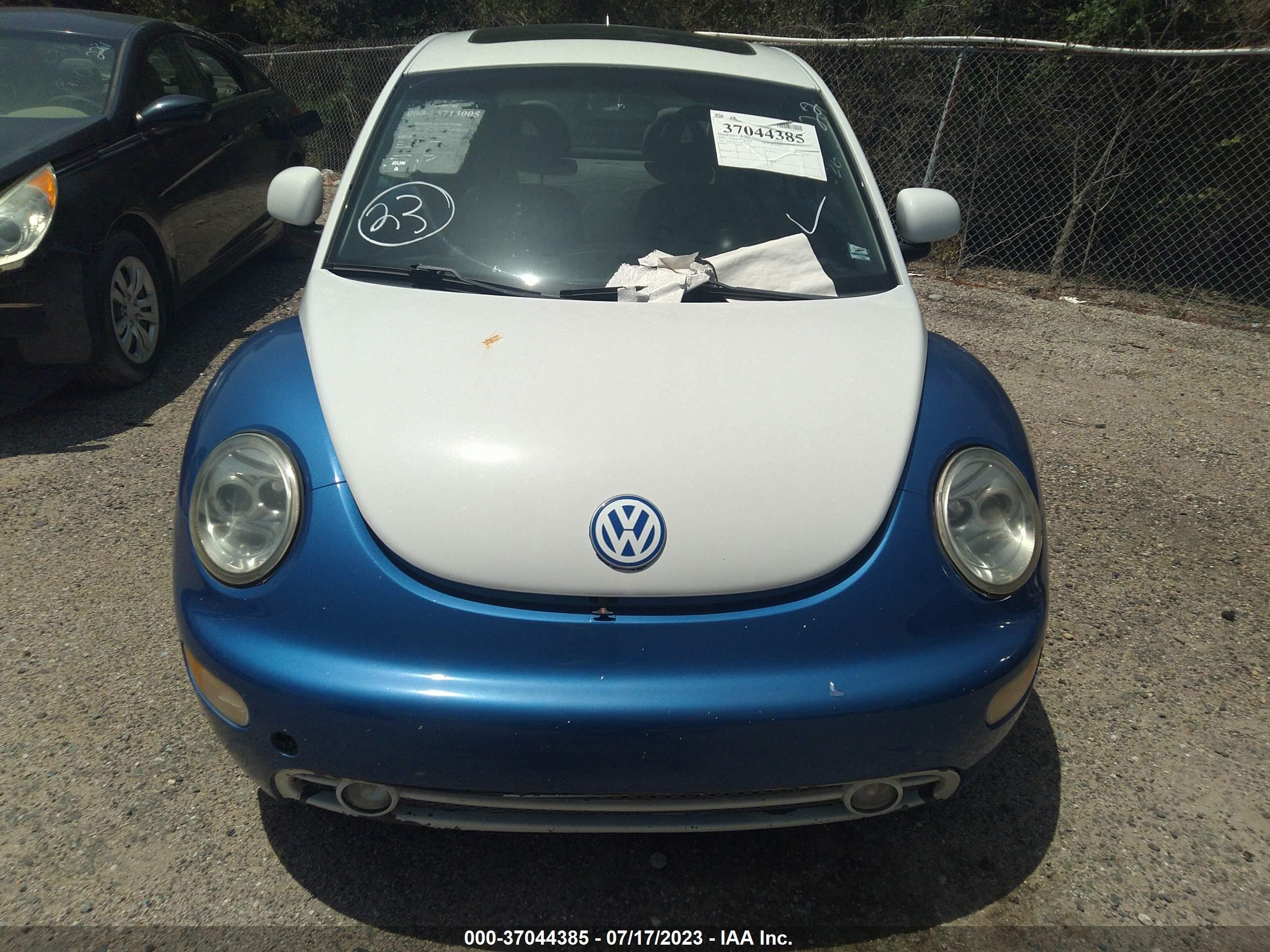 Photo 5 VIN: 3VWCA21C2YM500777 - VOLKSWAGEN BEETLE 