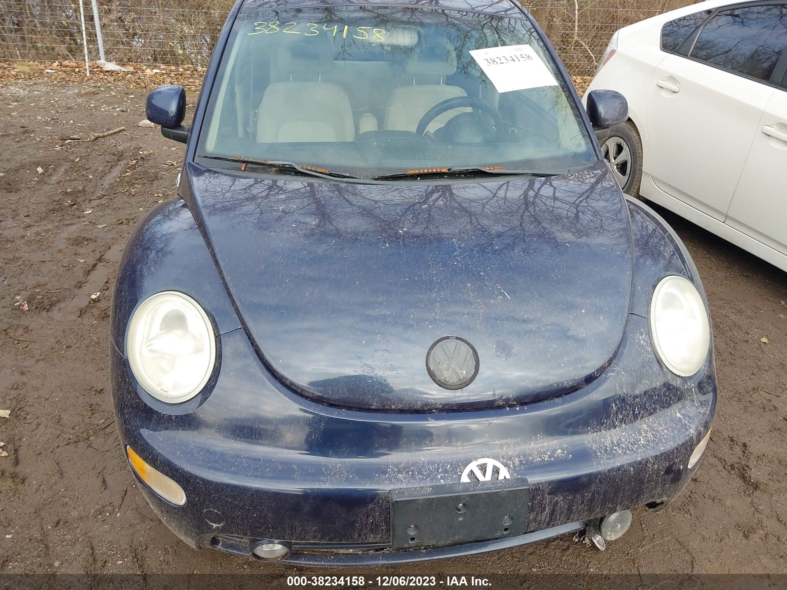 Photo 5 VIN: 3VWCA21C3YM487862 - VOLKSWAGEN BEETLE 