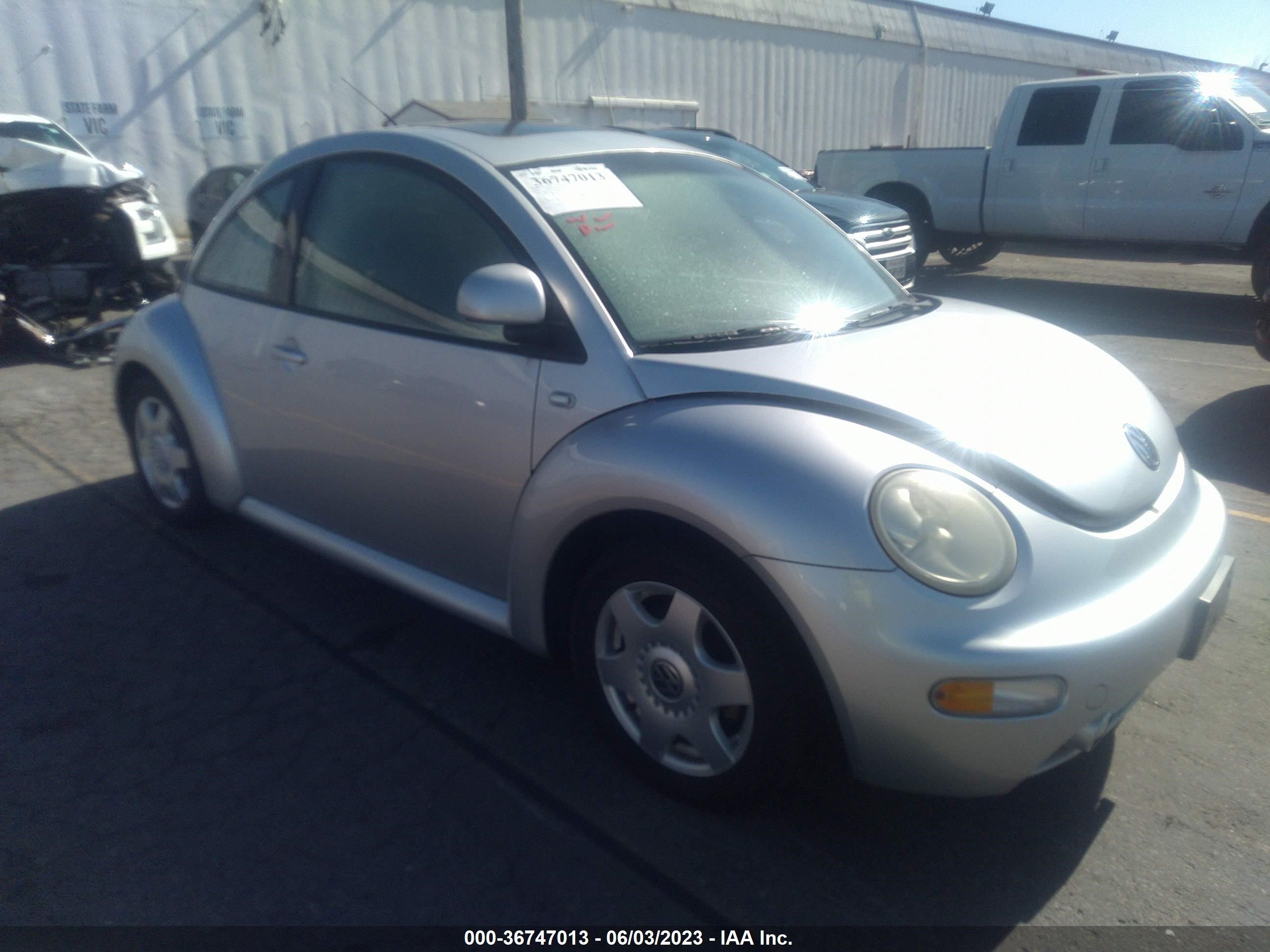 Photo 0 VIN: 3VWCA21C3YM491071 - VOLKSWAGEN BEETLE 