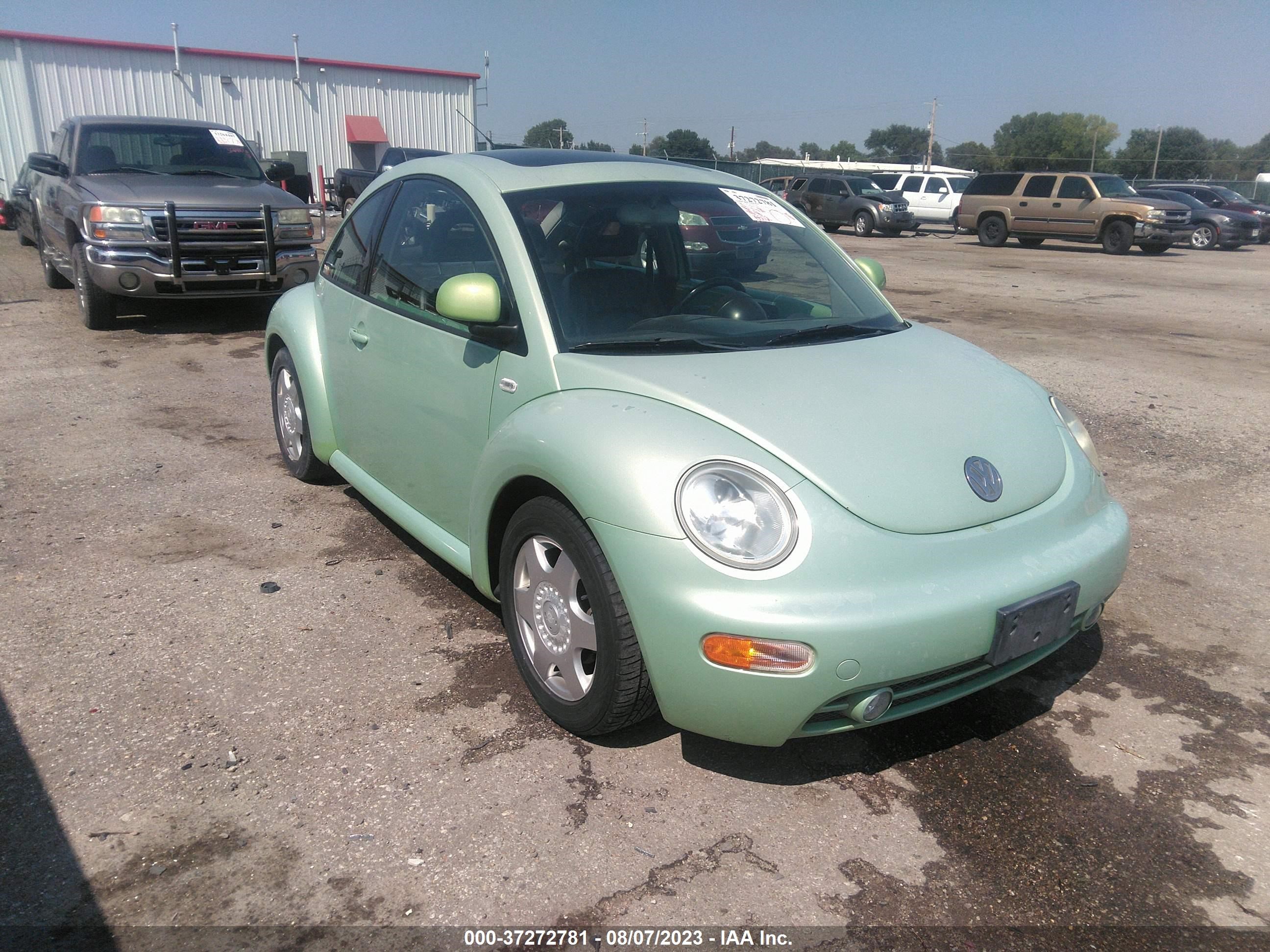 Photo 0 VIN: 3VWCA21C4YM500957 - VOLKSWAGEN BEETLE 