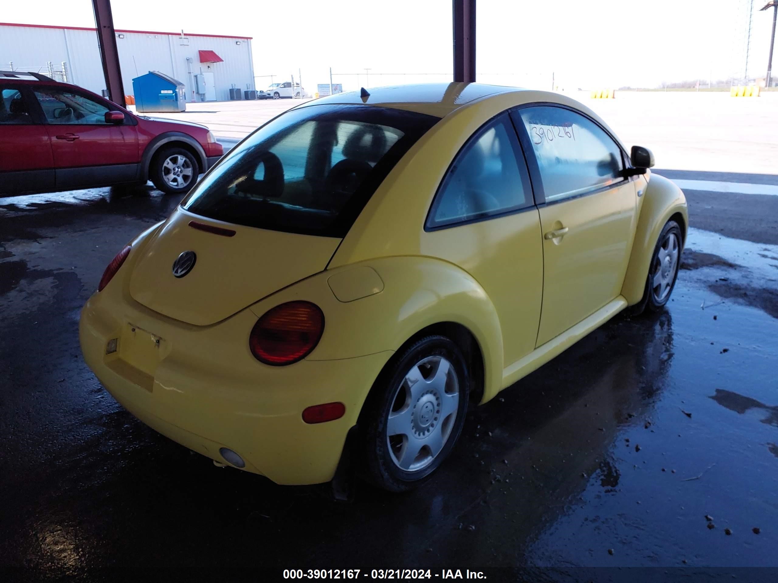 Photo 3 VIN: 3VWCA21C6YM452815 - VOLKSWAGEN BEETLE 