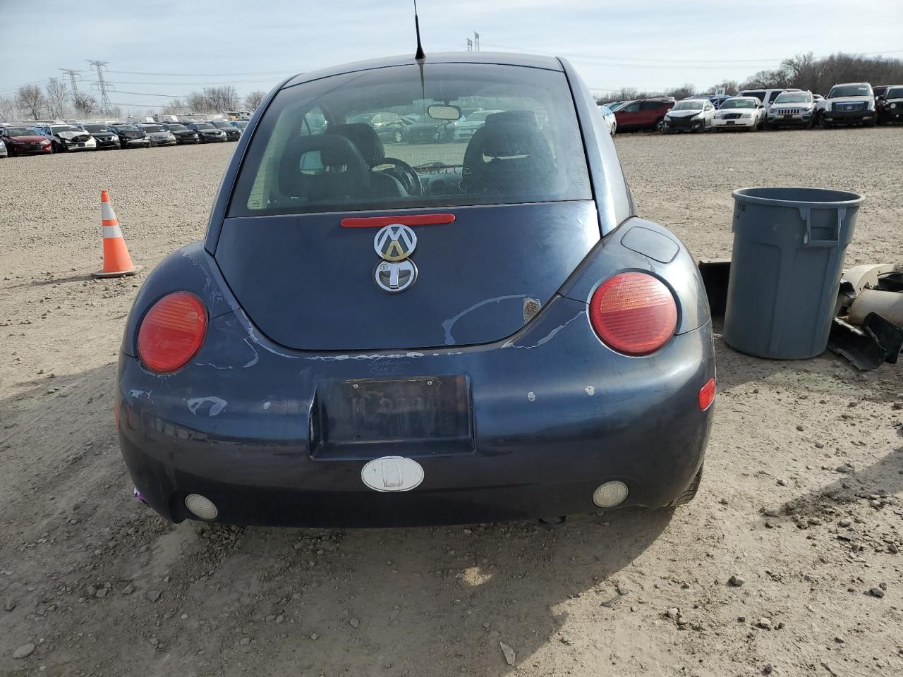 Photo 5 VIN: 3VWCA21C6YM493493 - VOLKSWAGEN BEETLE 