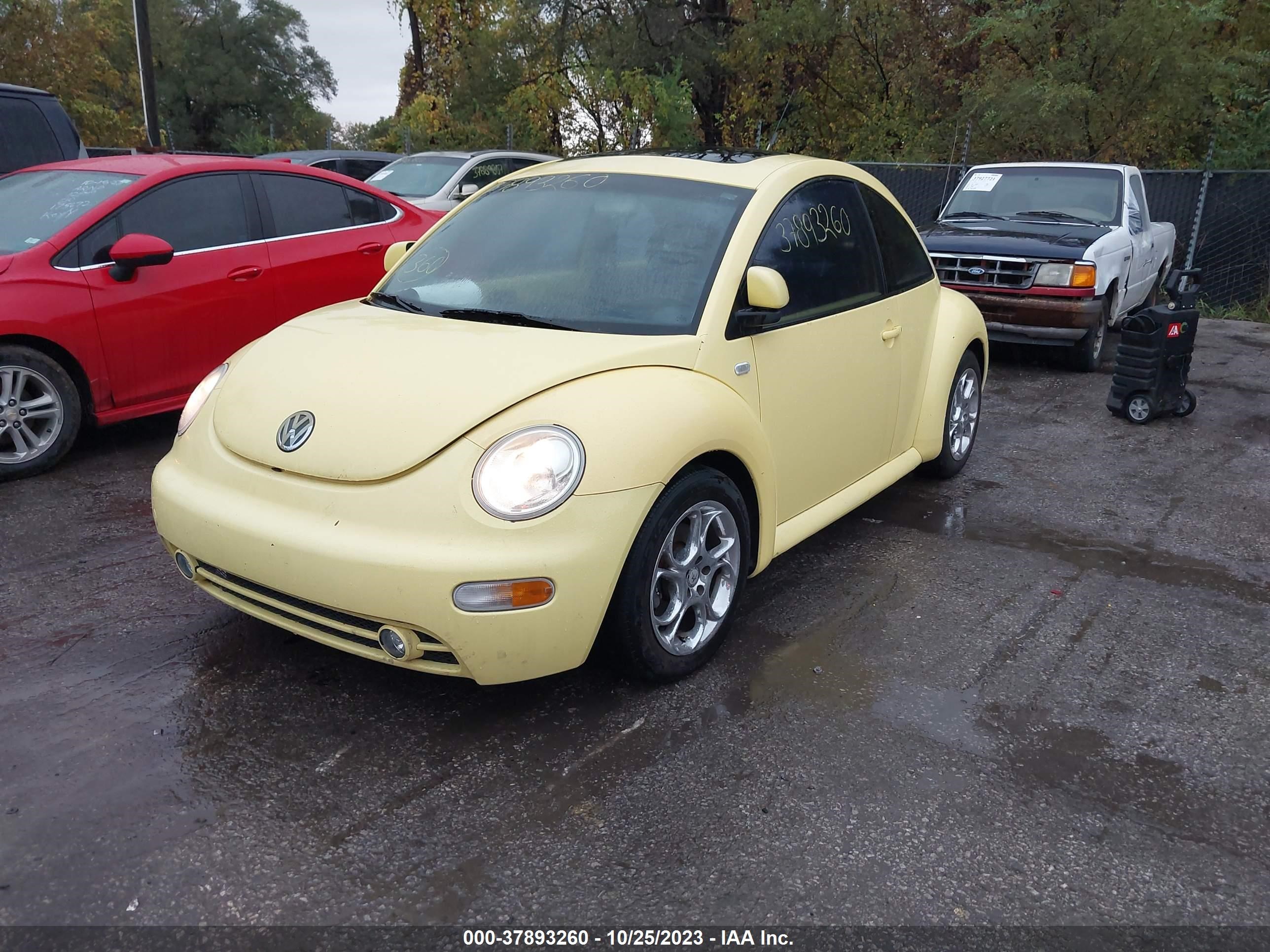 Photo 1 VIN: 3VWCA21C7YM409813 - VOLKSWAGEN BEETLE 