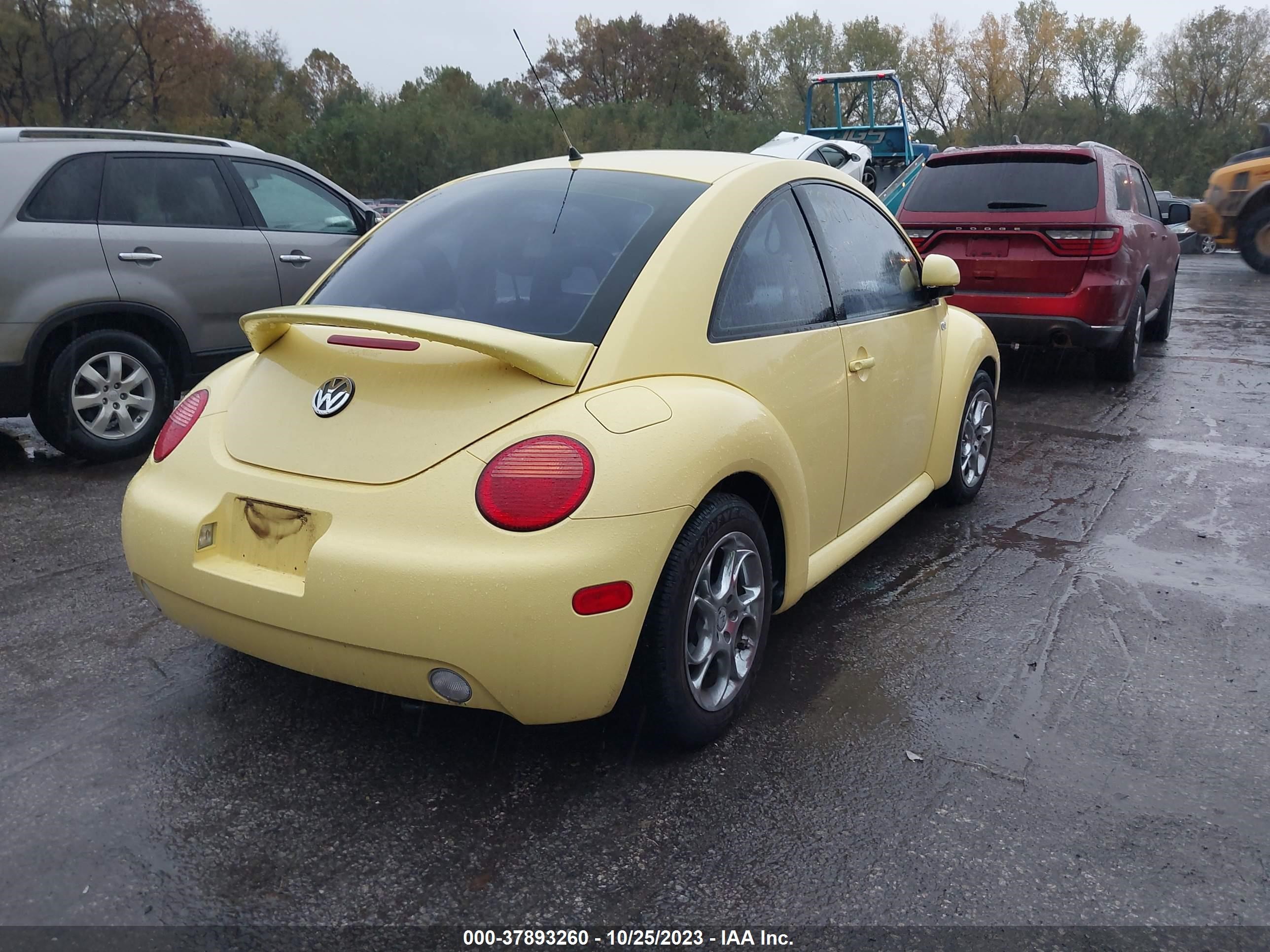 Photo 3 VIN: 3VWCA21C7YM409813 - VOLKSWAGEN BEETLE 