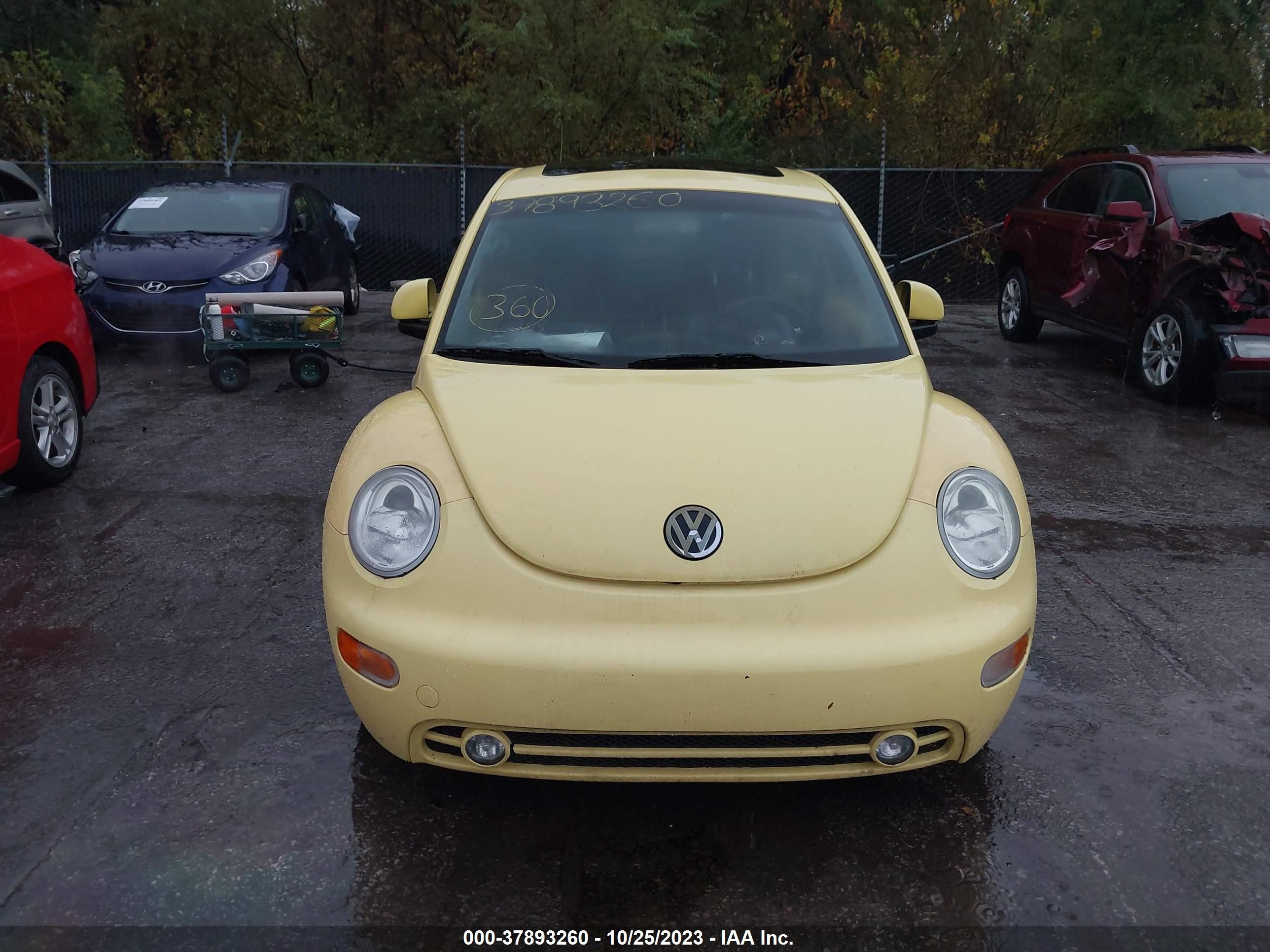 Photo 5 VIN: 3VWCA21C7YM409813 - VOLKSWAGEN BEETLE 