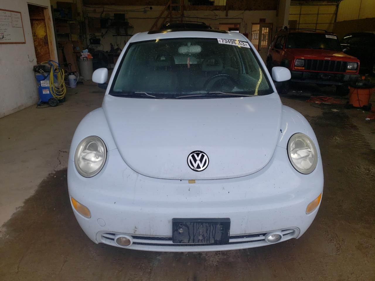 Photo 4 VIN: 3VWCA21C8YM483094 - VOLKSWAGEN BEETLE 