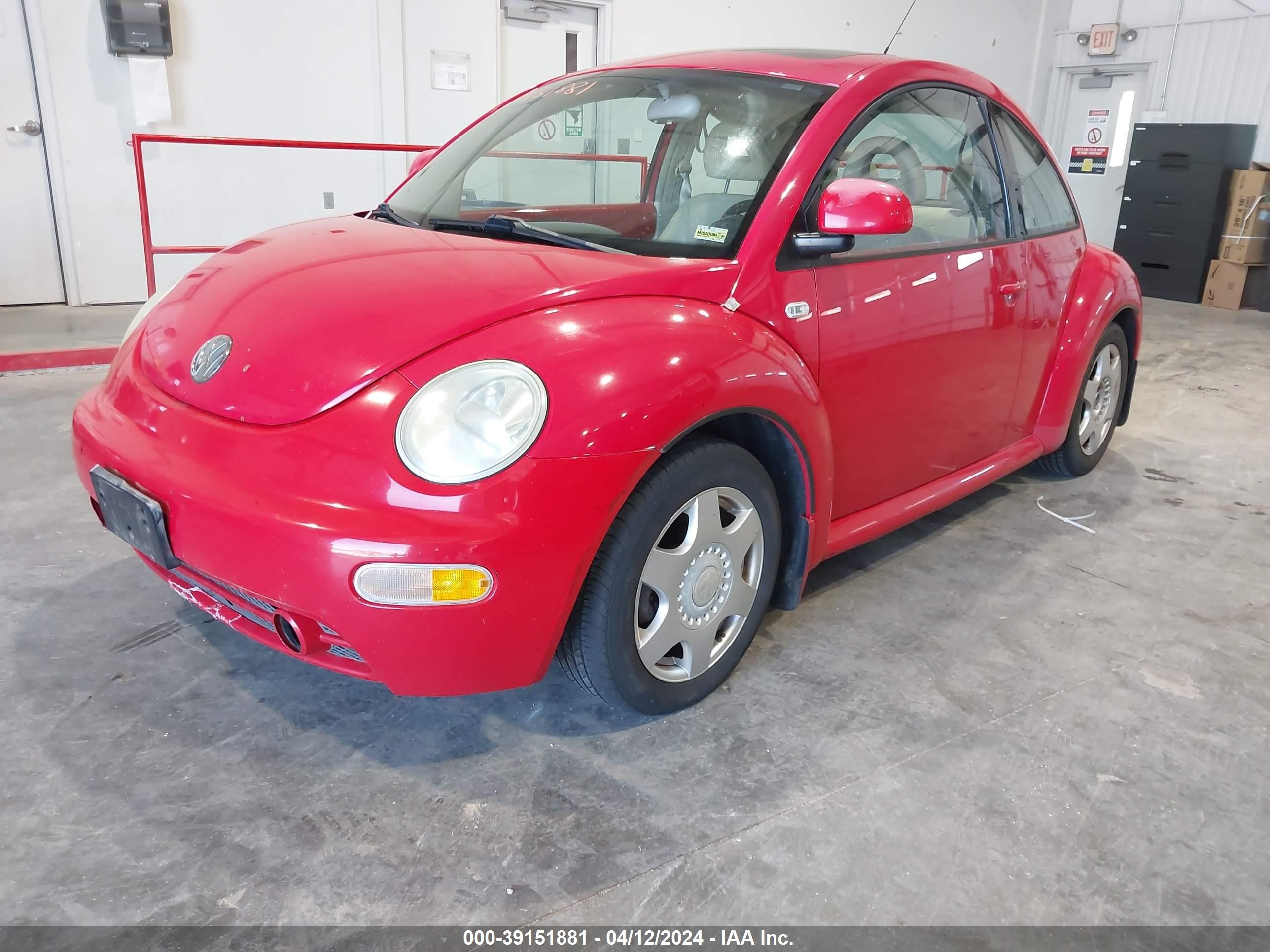 Photo 1 VIN: 3VWCA21C9YM473626 - VOLKSWAGEN BEETLE 