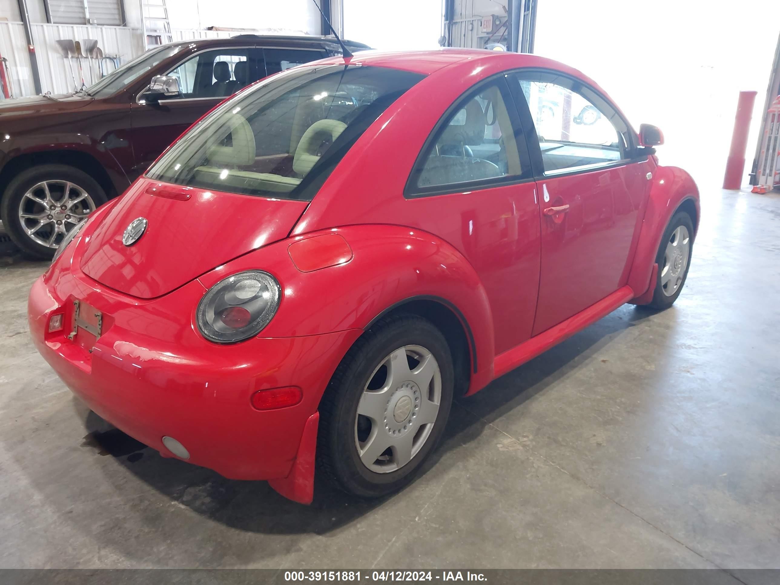 Photo 3 VIN: 3VWCA21C9YM473626 - VOLKSWAGEN BEETLE 