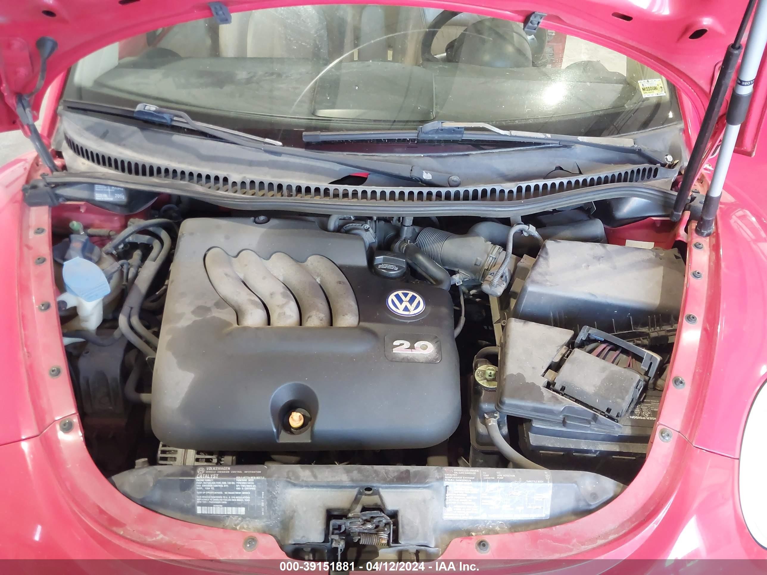 Photo 9 VIN: 3VWCA21C9YM473626 - VOLKSWAGEN BEETLE 