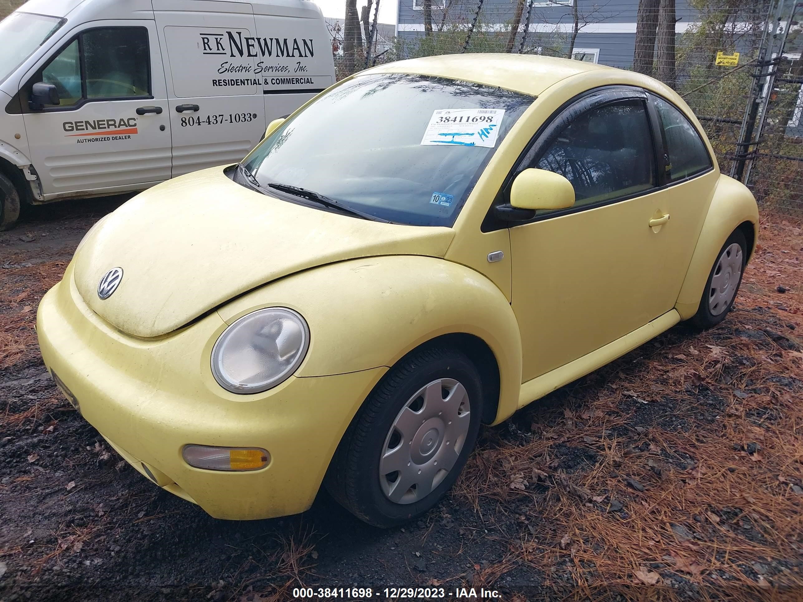 Photo 1 VIN: 3VWCA21C9YM488045 - VOLKSWAGEN BEETLE 